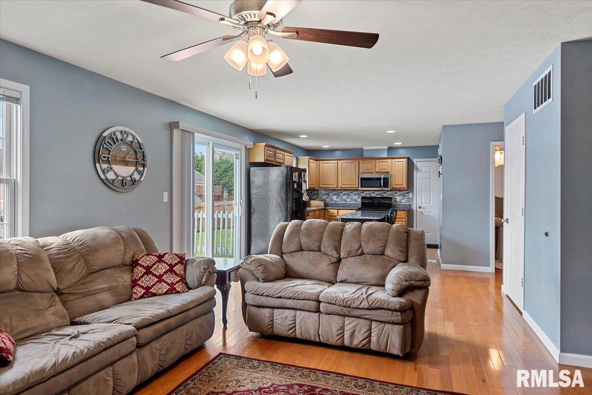 4108 Newtonmore Drive, Springfield, Illinois image 9
