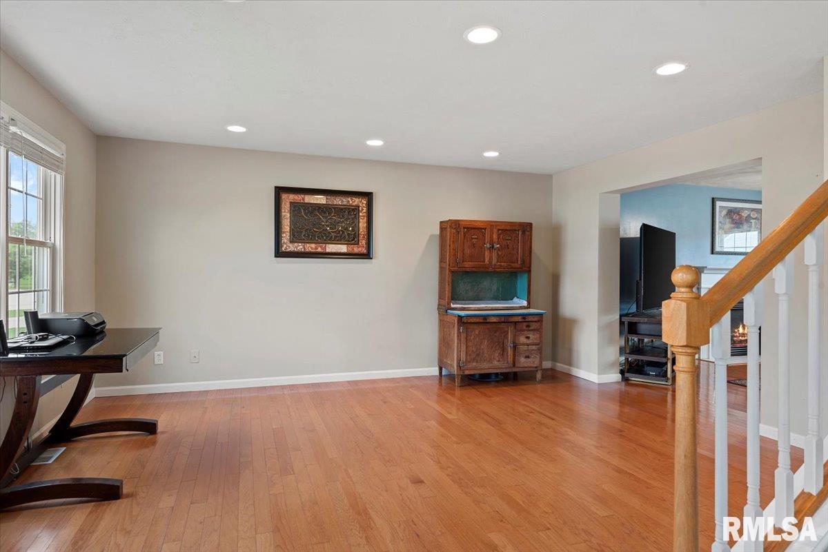4108 Newtonmore Drive, Springfield, Illinois image 5
