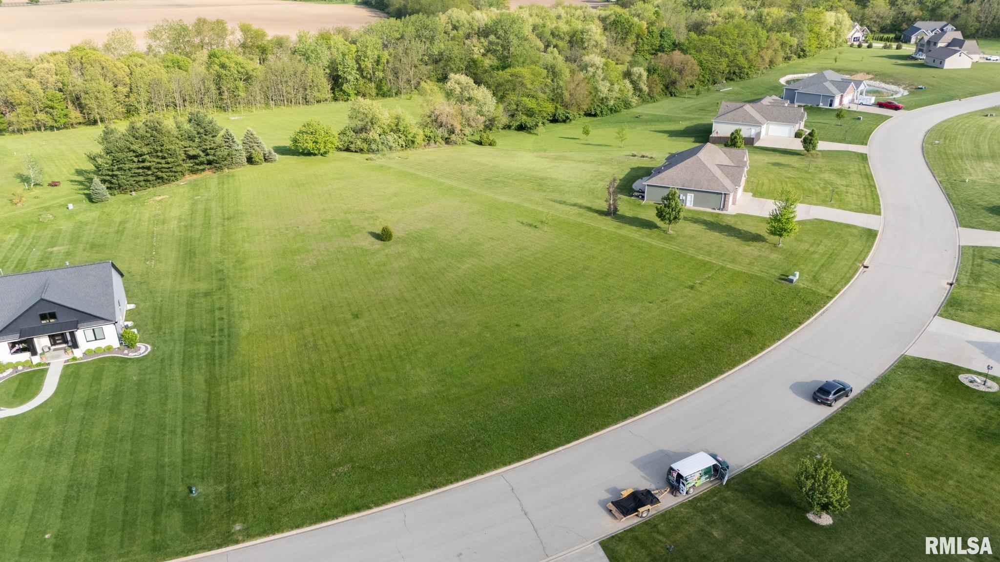 116 Lost Creek Court, Pekin, Illinois image 4