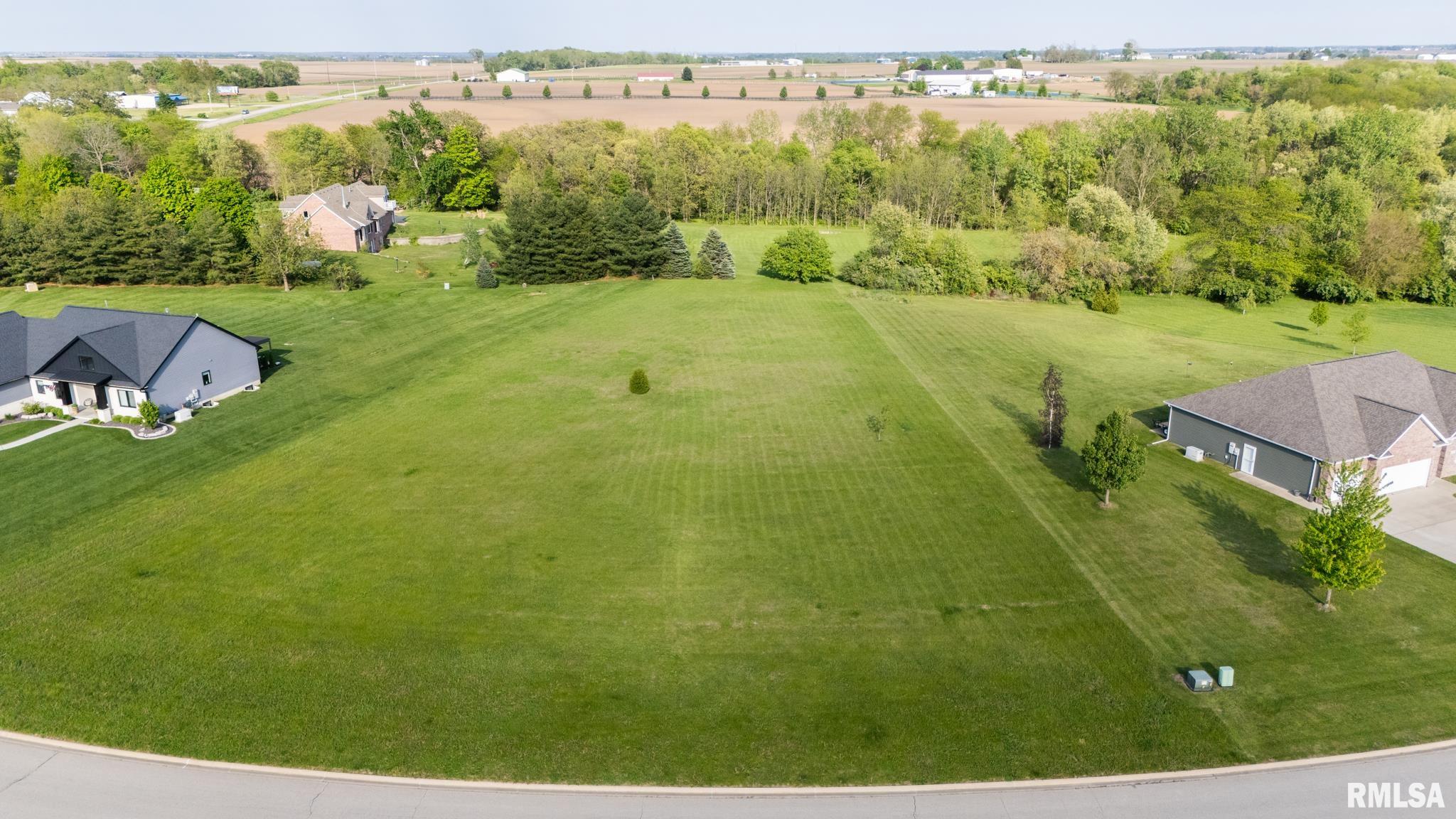 116 Lost Creek Court, Pekin, Illinois image 2