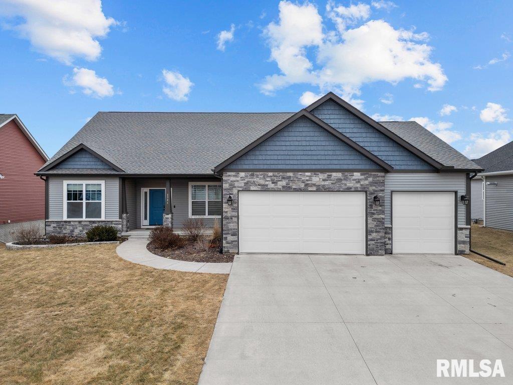 6986 Grove Crossing, Bettendorf, Iowa image 1