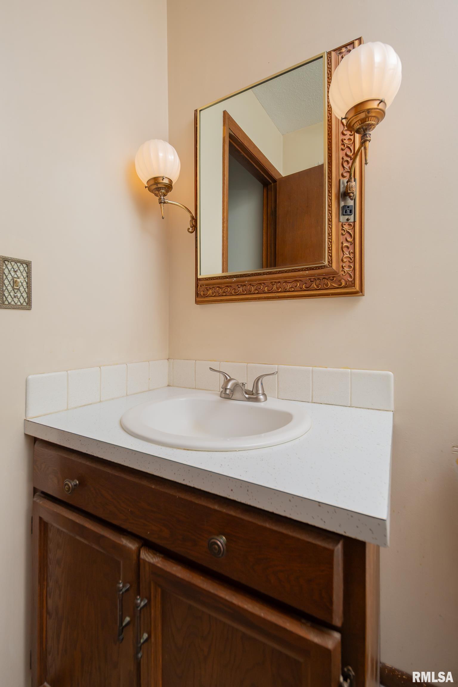 1328 N Stark Street, Davenport, Iowa image 29