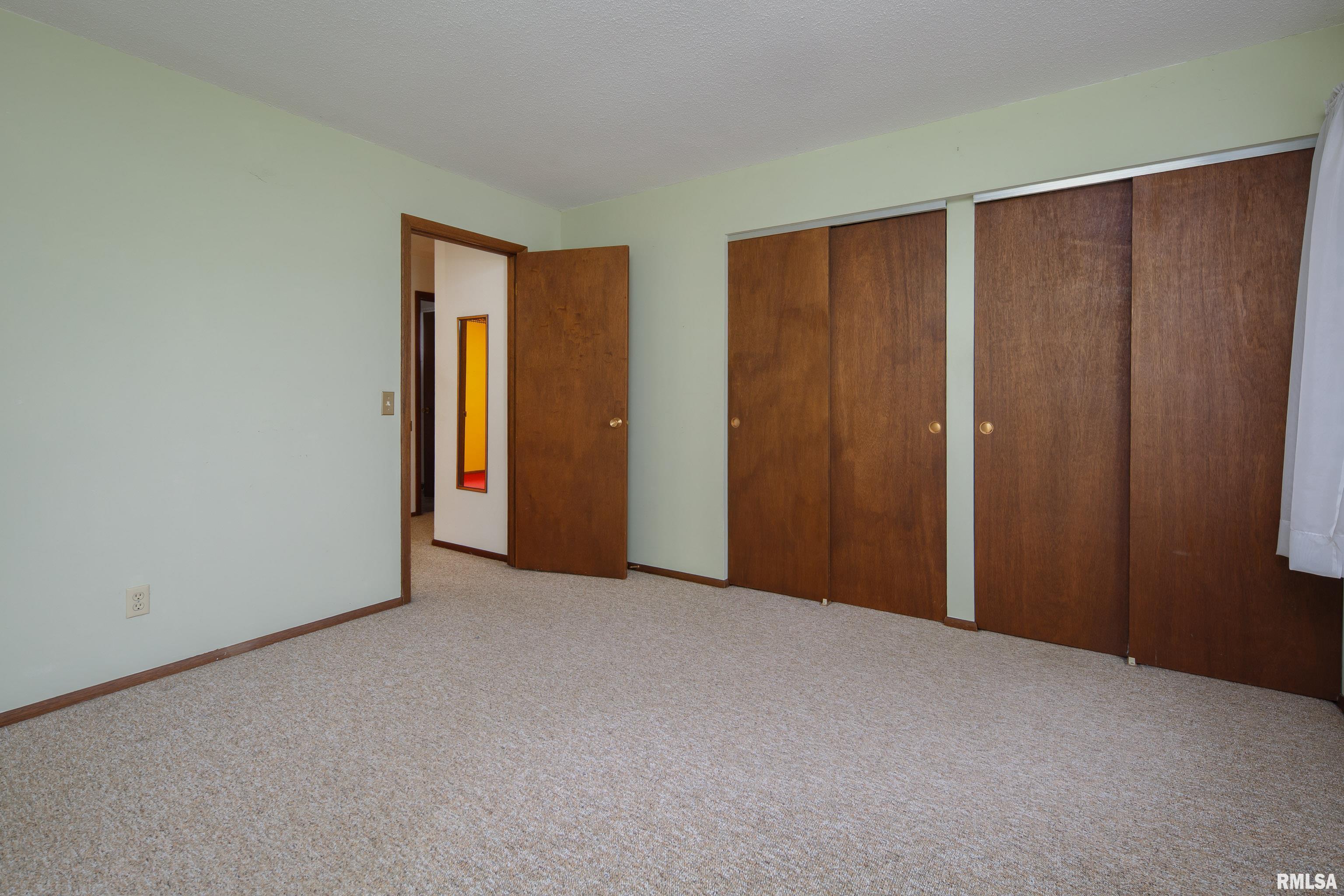 1328 N Stark Street, Davenport, Iowa image 24