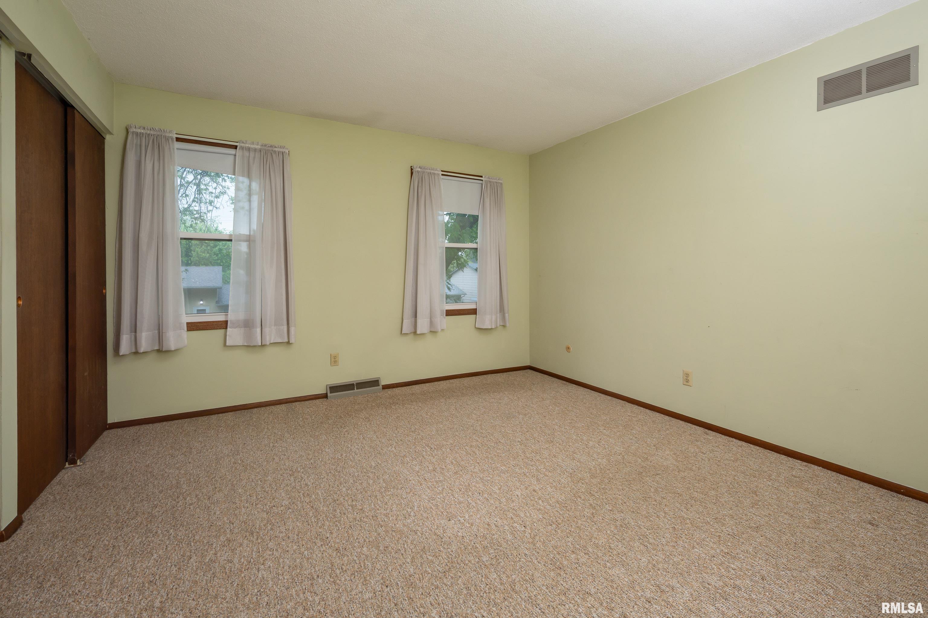 1328 N Stark Street, Davenport, Iowa image 23