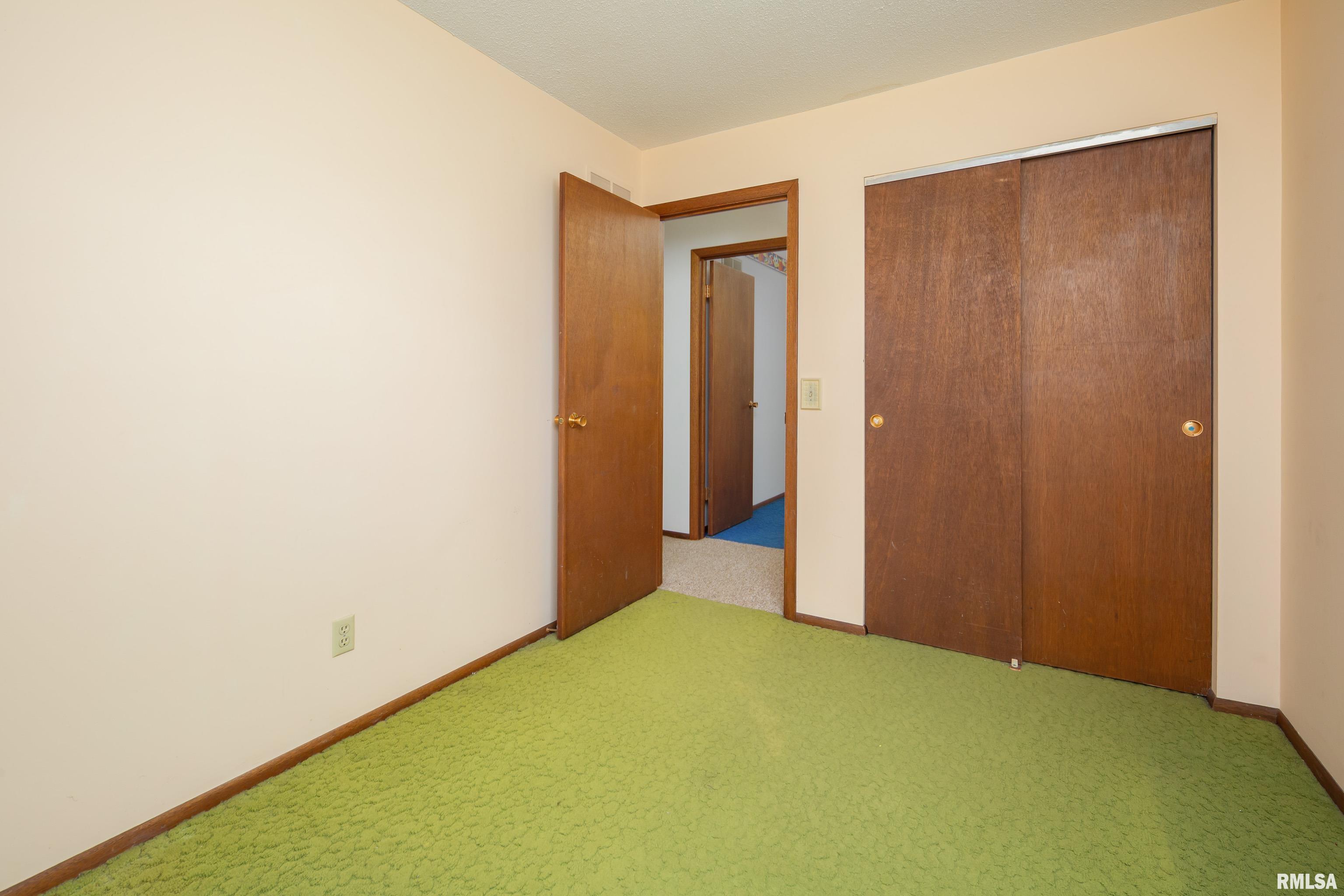 1328 N Stark Street, Davenport, Iowa image 20
