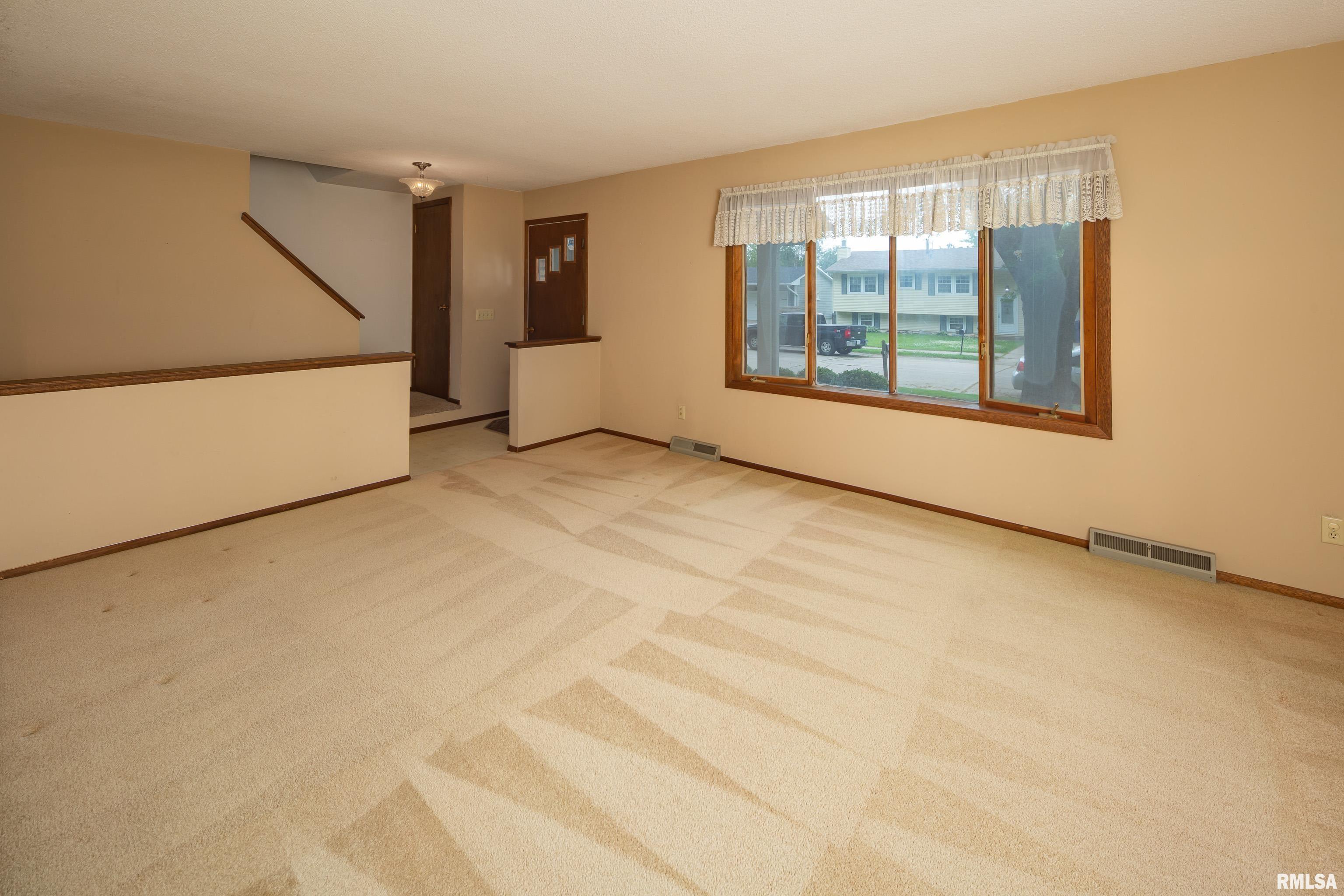 1328 N Stark Street, Davenport, Iowa image 9