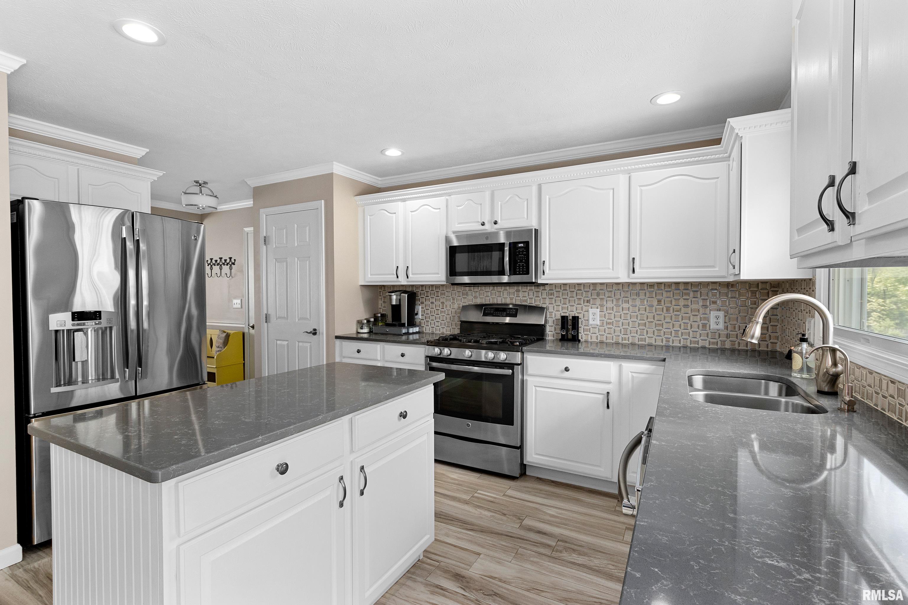 11720 N Brians Way, Dunlap, Illinois image 16