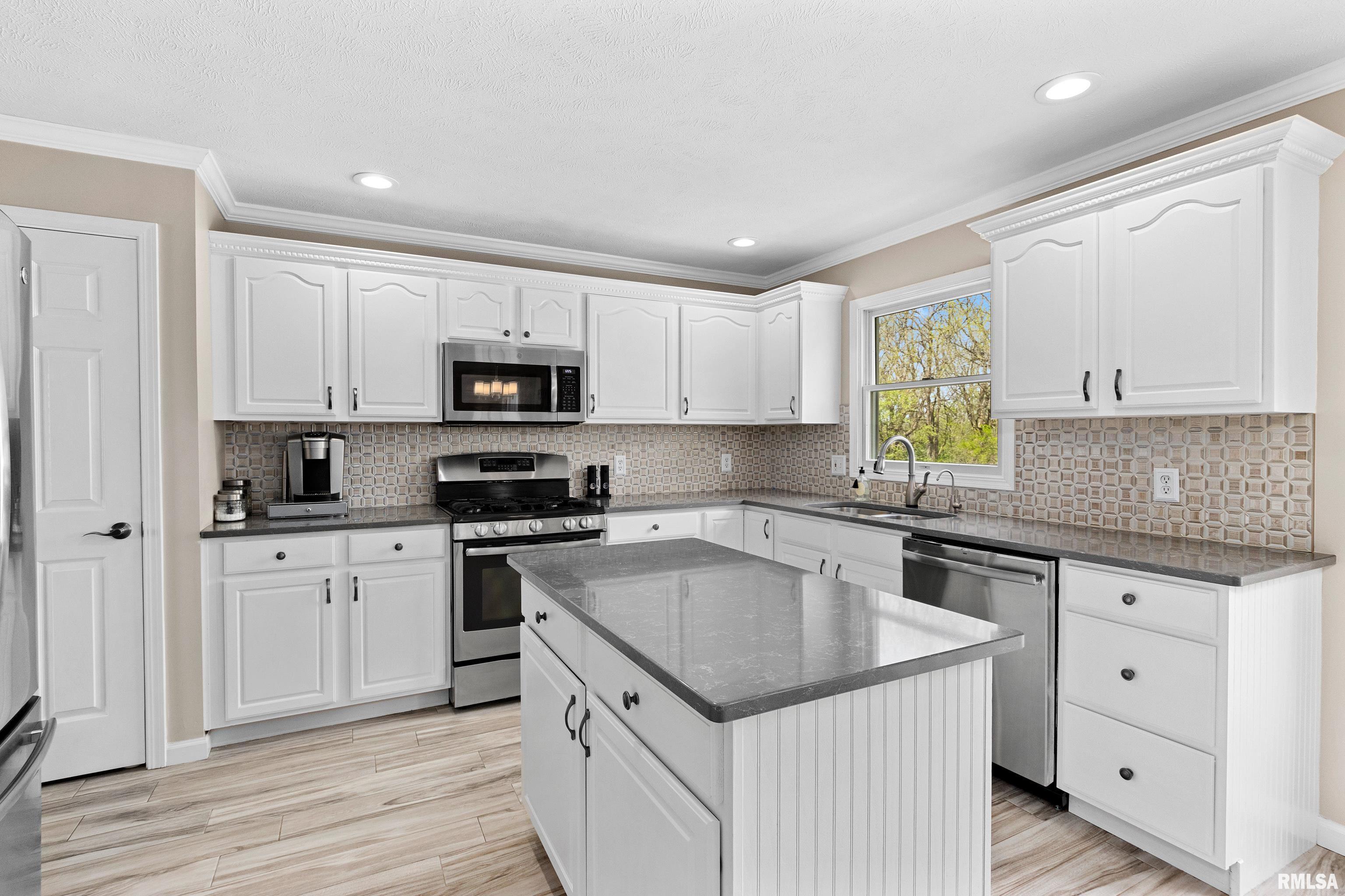 11720 N Brians Way, Dunlap, Illinois image 15