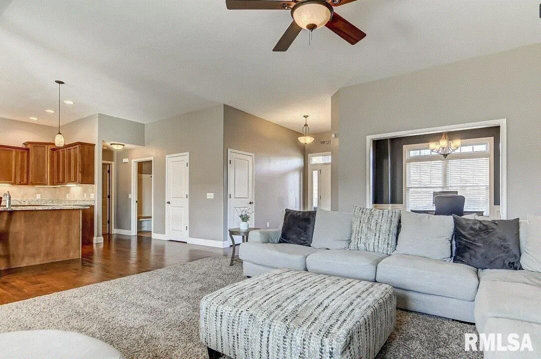 613 Orchard Avenue, Chatham, Illinois image 11