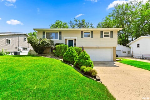 Homes For Sale - 1610 W Oakglen Drive<br/> Peoria County, Peoria, IL 61614