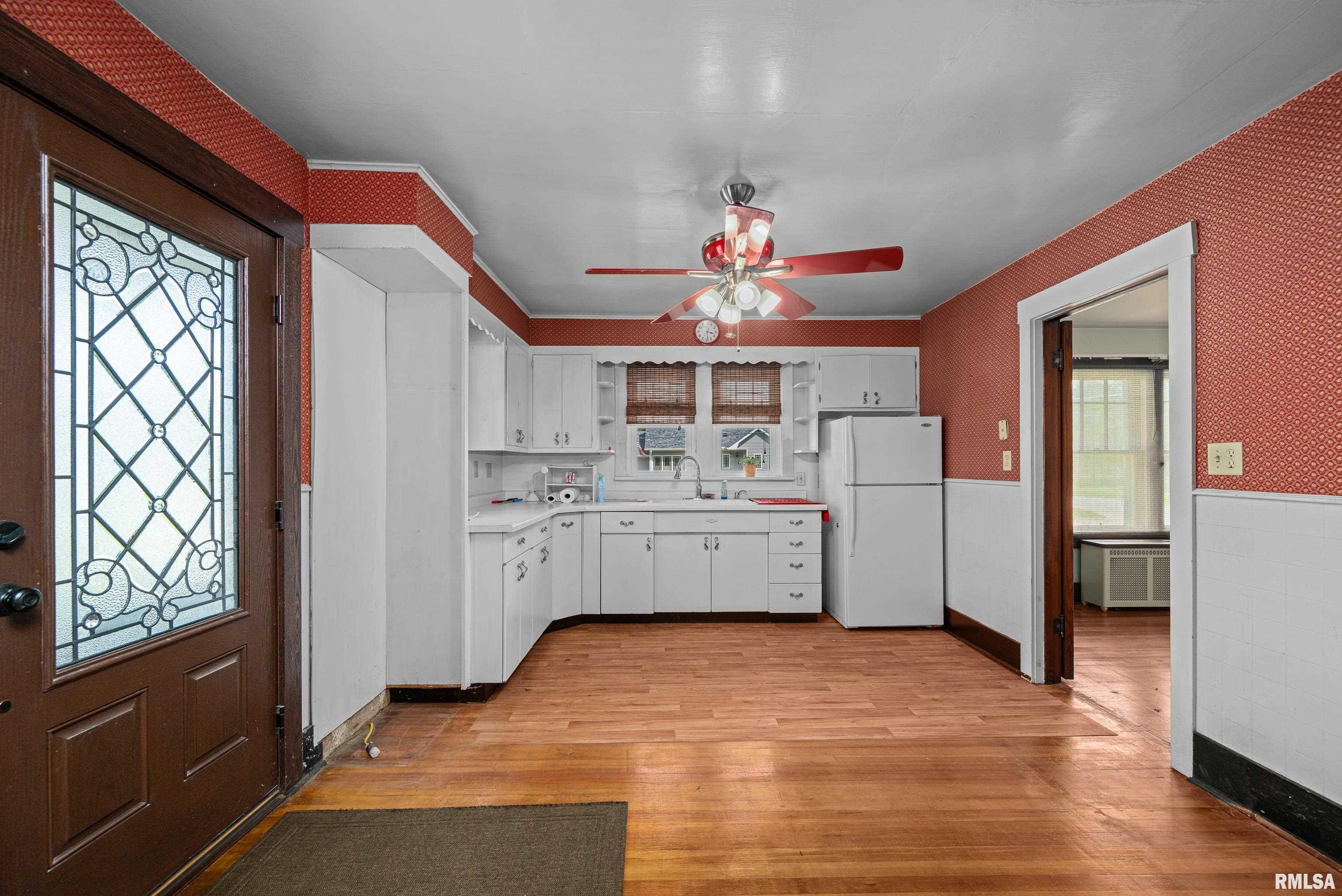 408 E Henry Street, Atkinson, Illinois image 5