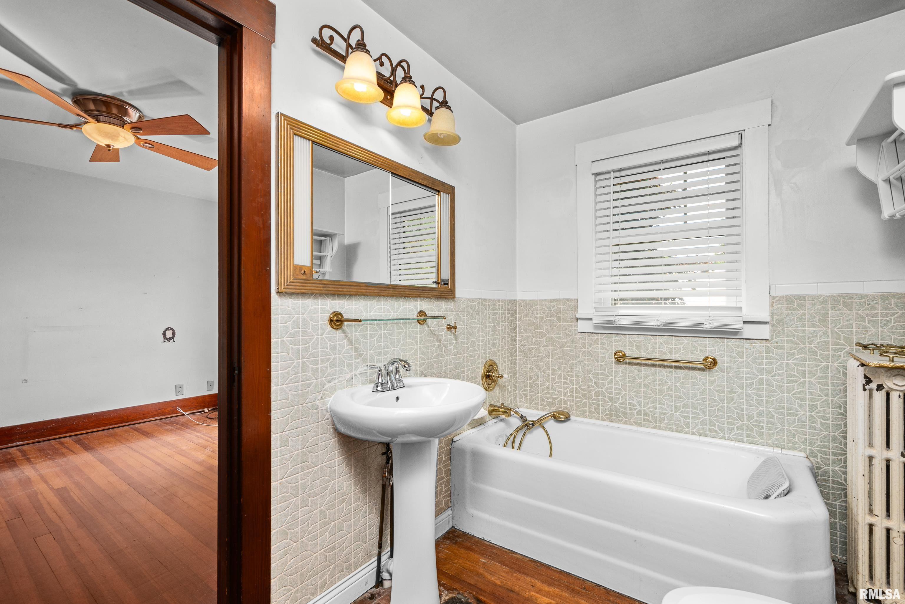 408 E Henry Street, Atkinson, Illinois image 17