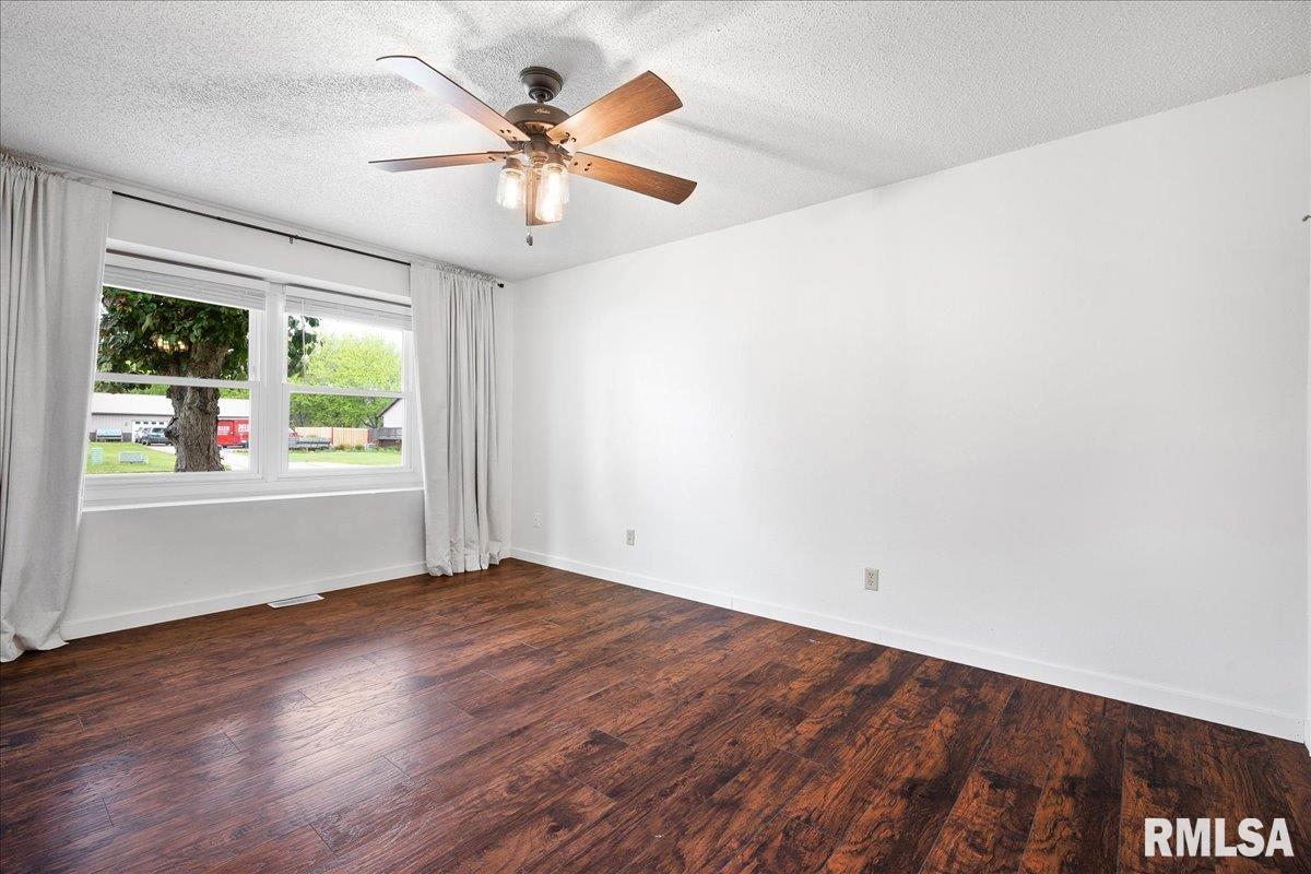 216 Falcon Drive, Green Valley, Illinois image 13