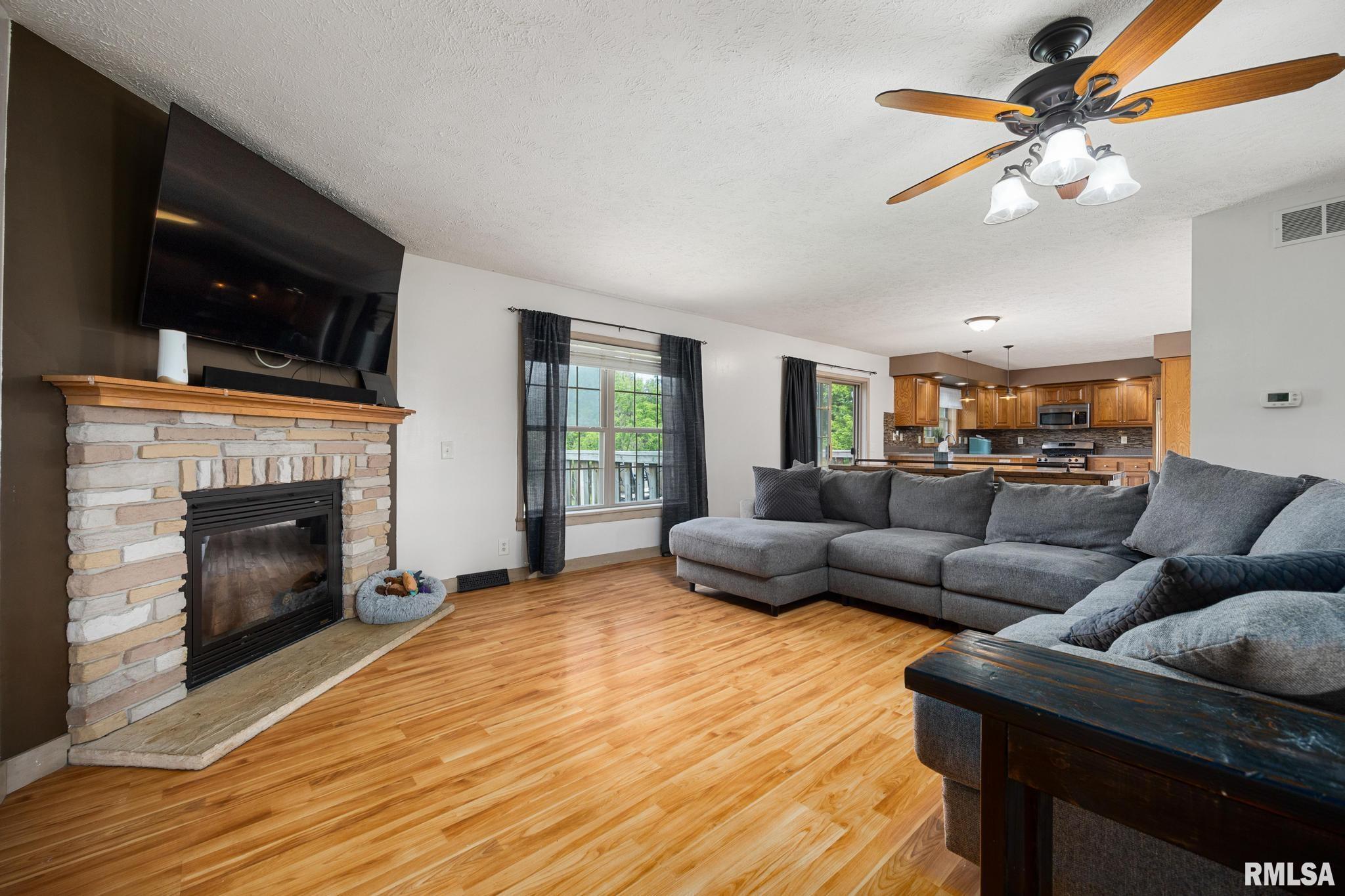 15500 Christmas Tree Road, Green Valley, Illinois image 7