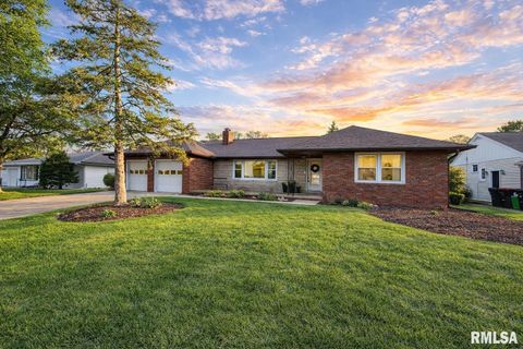 Homes For Sale - 326 W Knoll Crest Drive<br/> Peoria County, Peoria, IL 61614