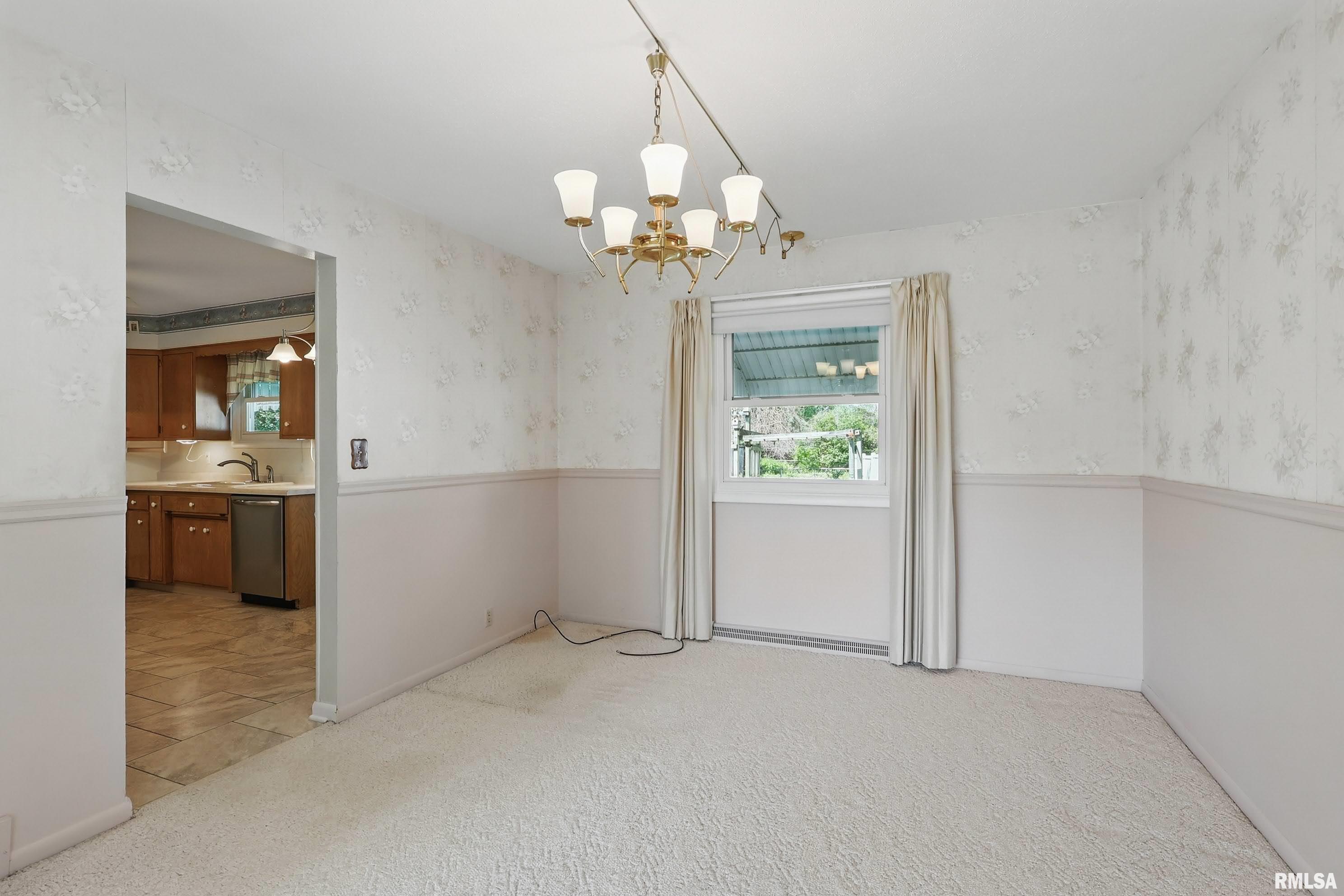 2330 Avalon Drive, Bettendorf, Iowa image 7