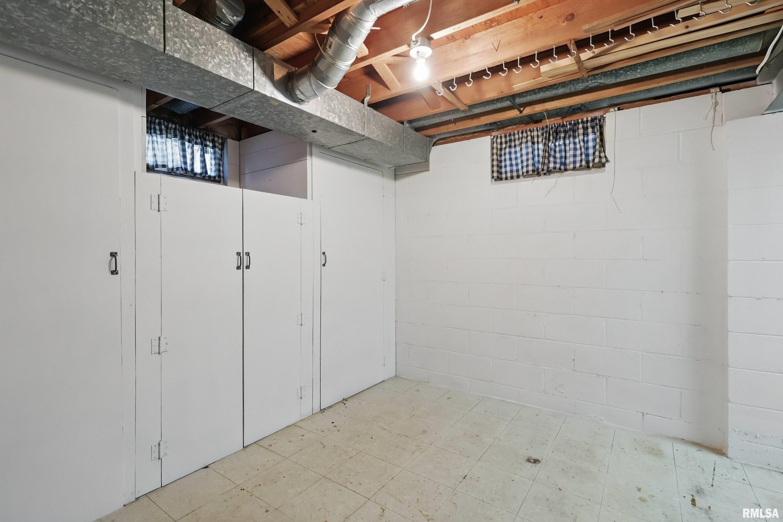2330 Avalon Drive, Bettendorf, Iowa image 31