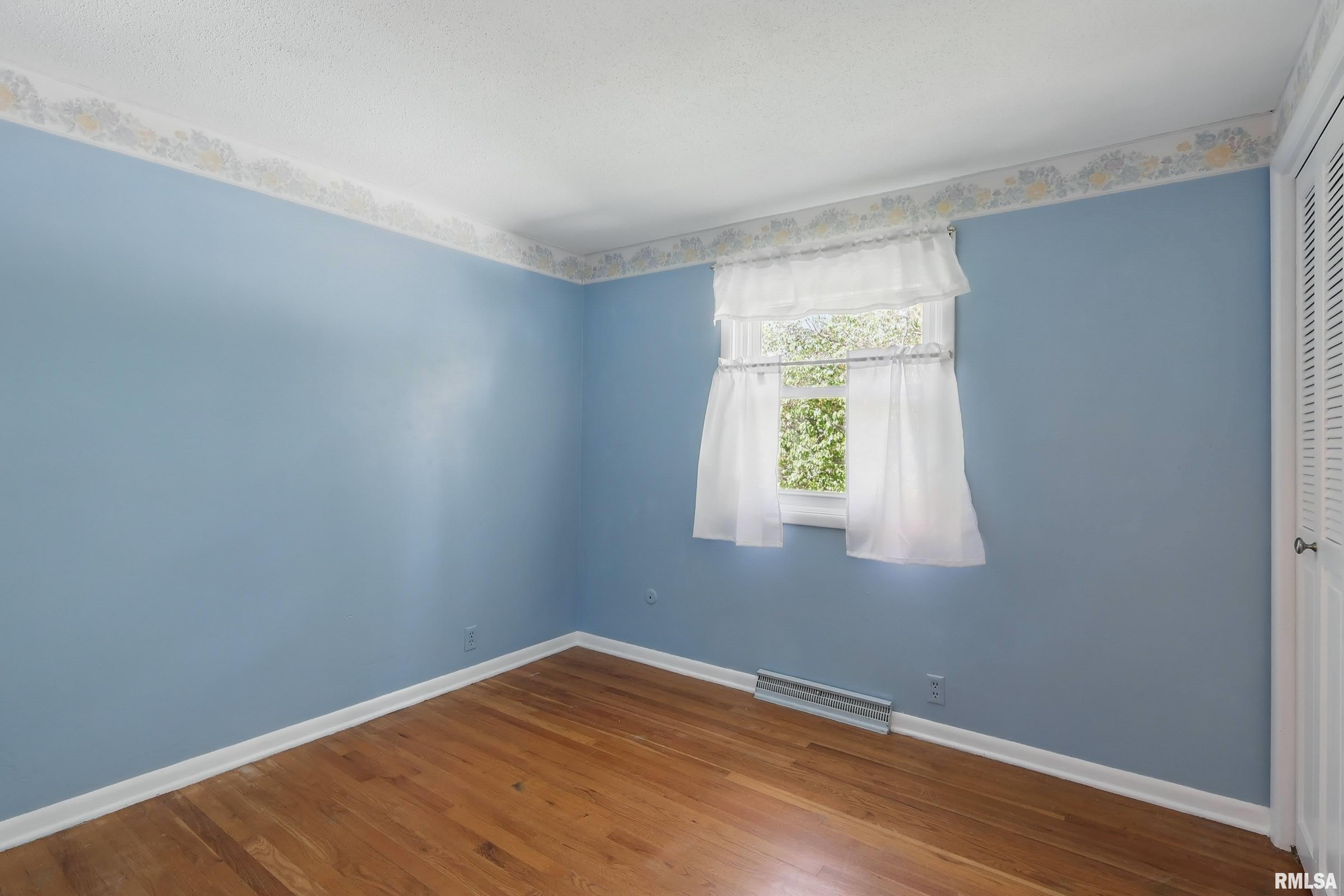 2330 Avalon Drive, Bettendorf, Iowa image 23