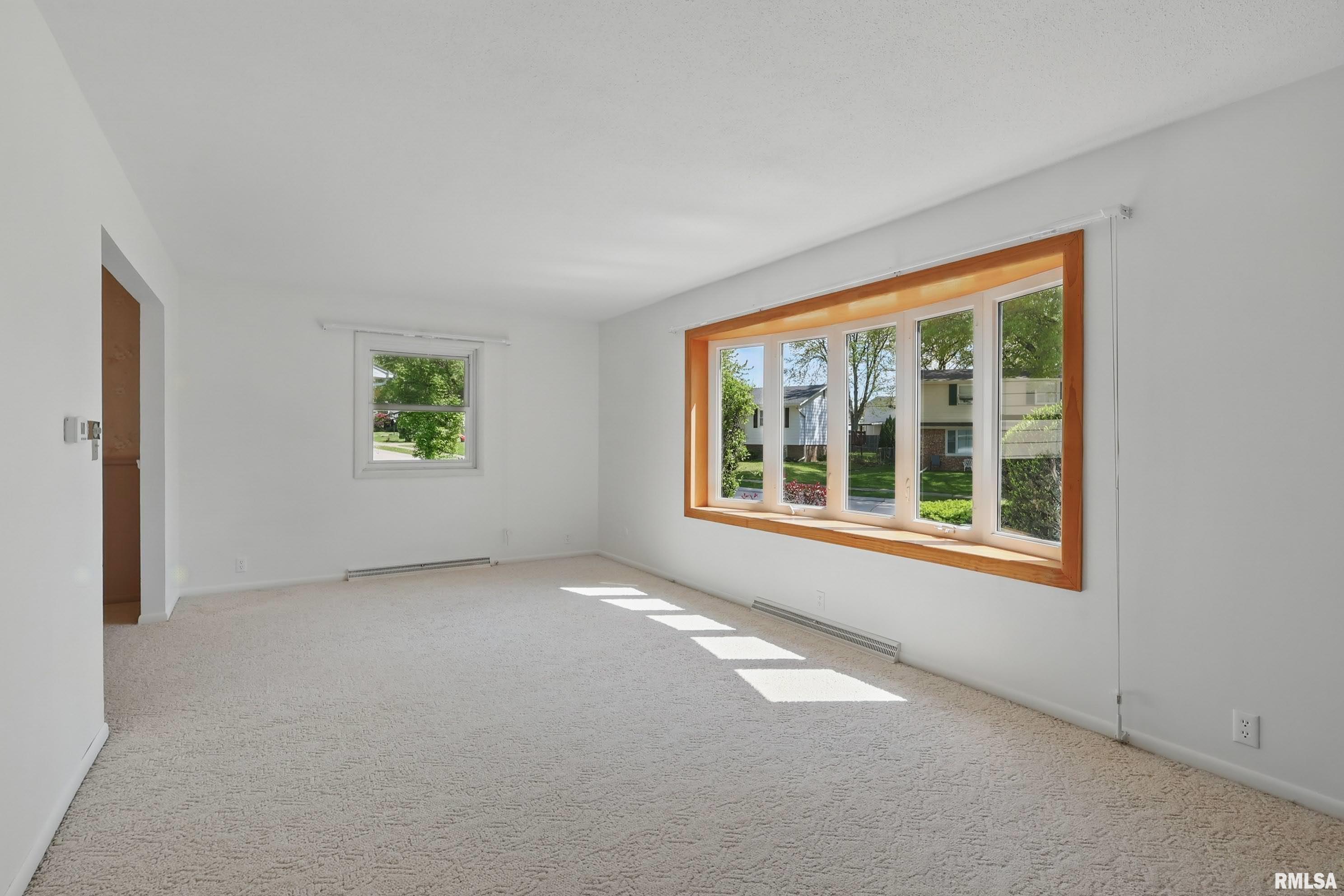 2330 Avalon Drive, Bettendorf, Iowa image 5