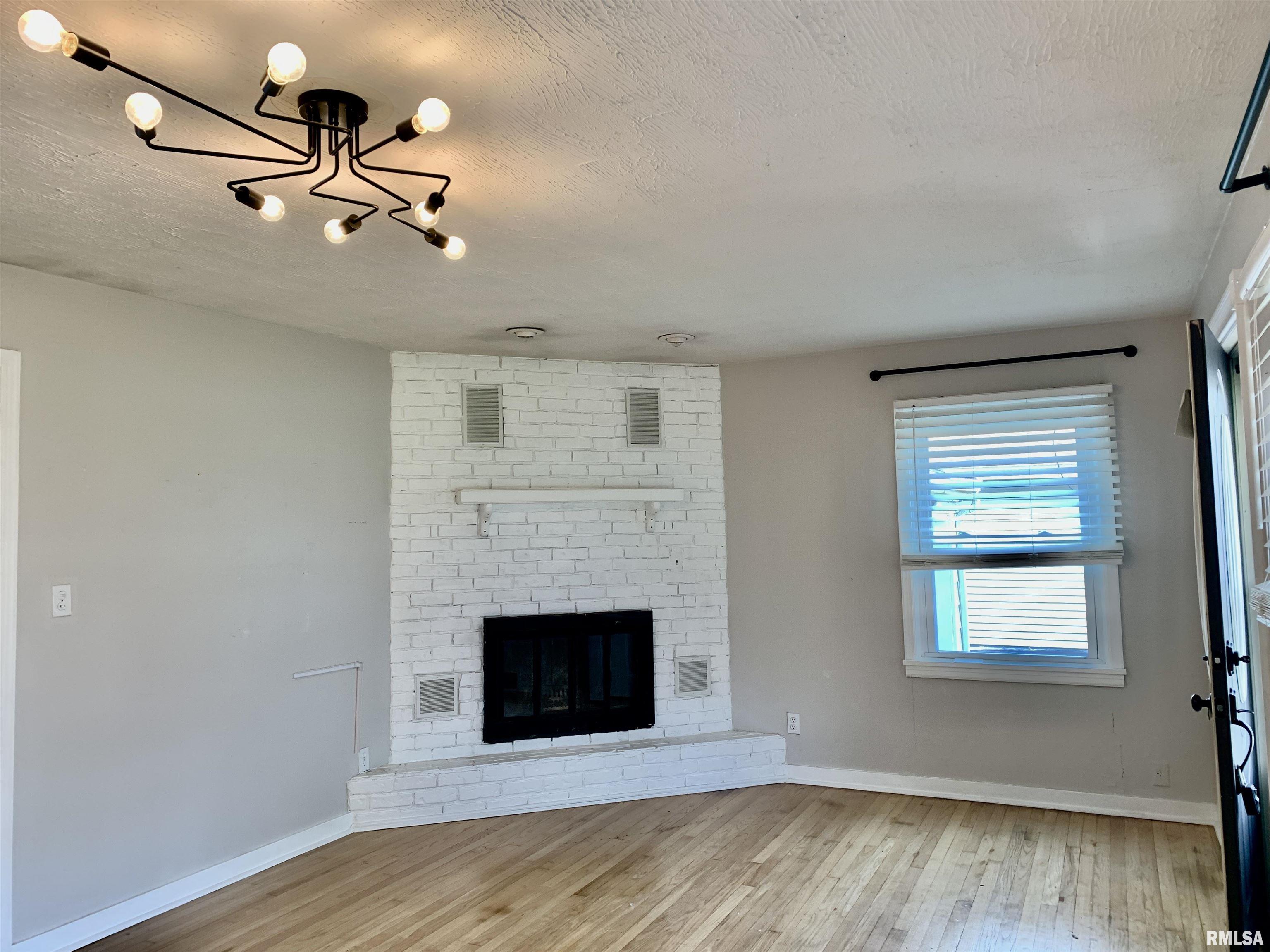 319 Superior Street, Jacksonville, Illinois image 5