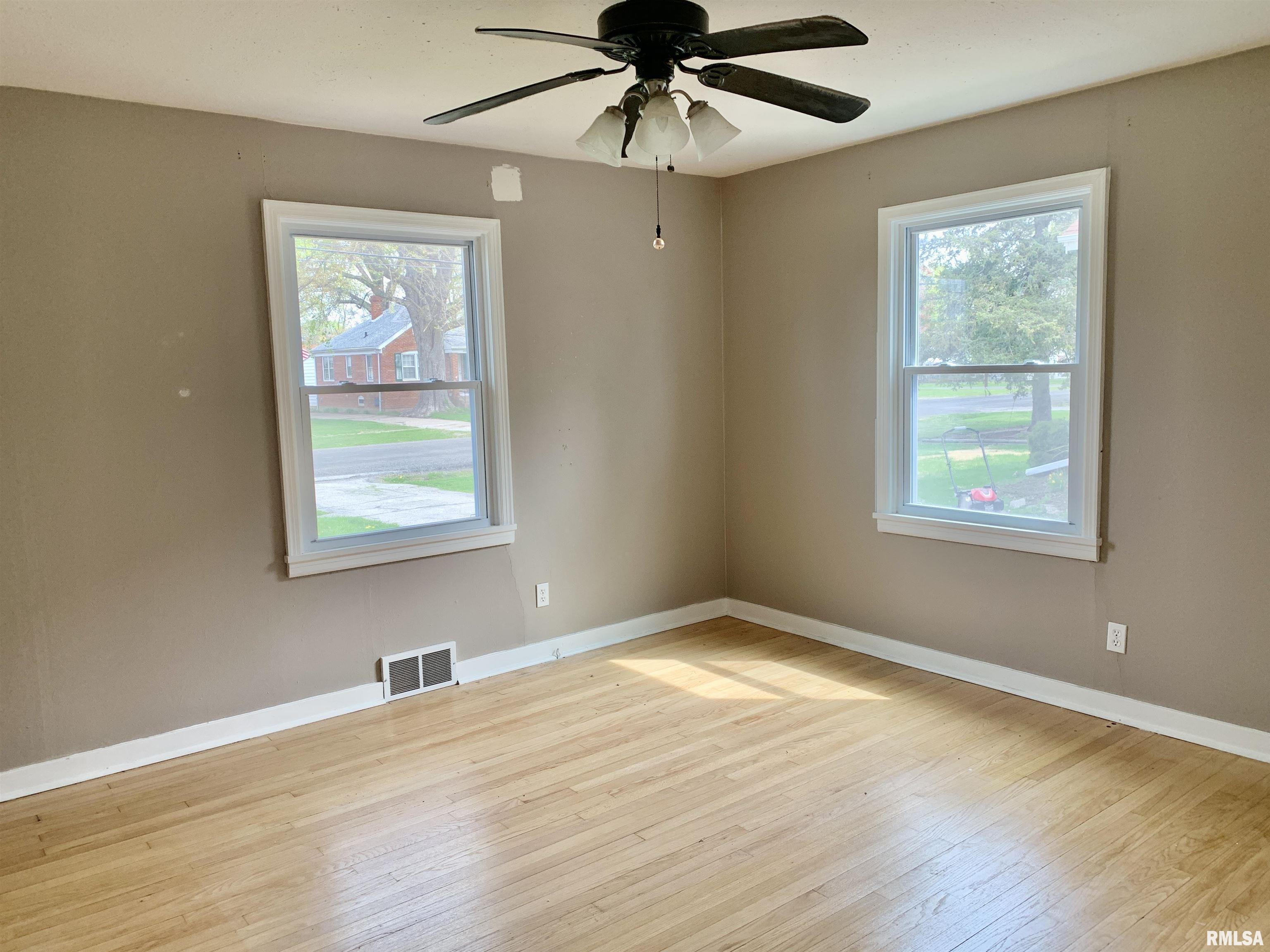 319 Superior Street, Jacksonville, Illinois image 19