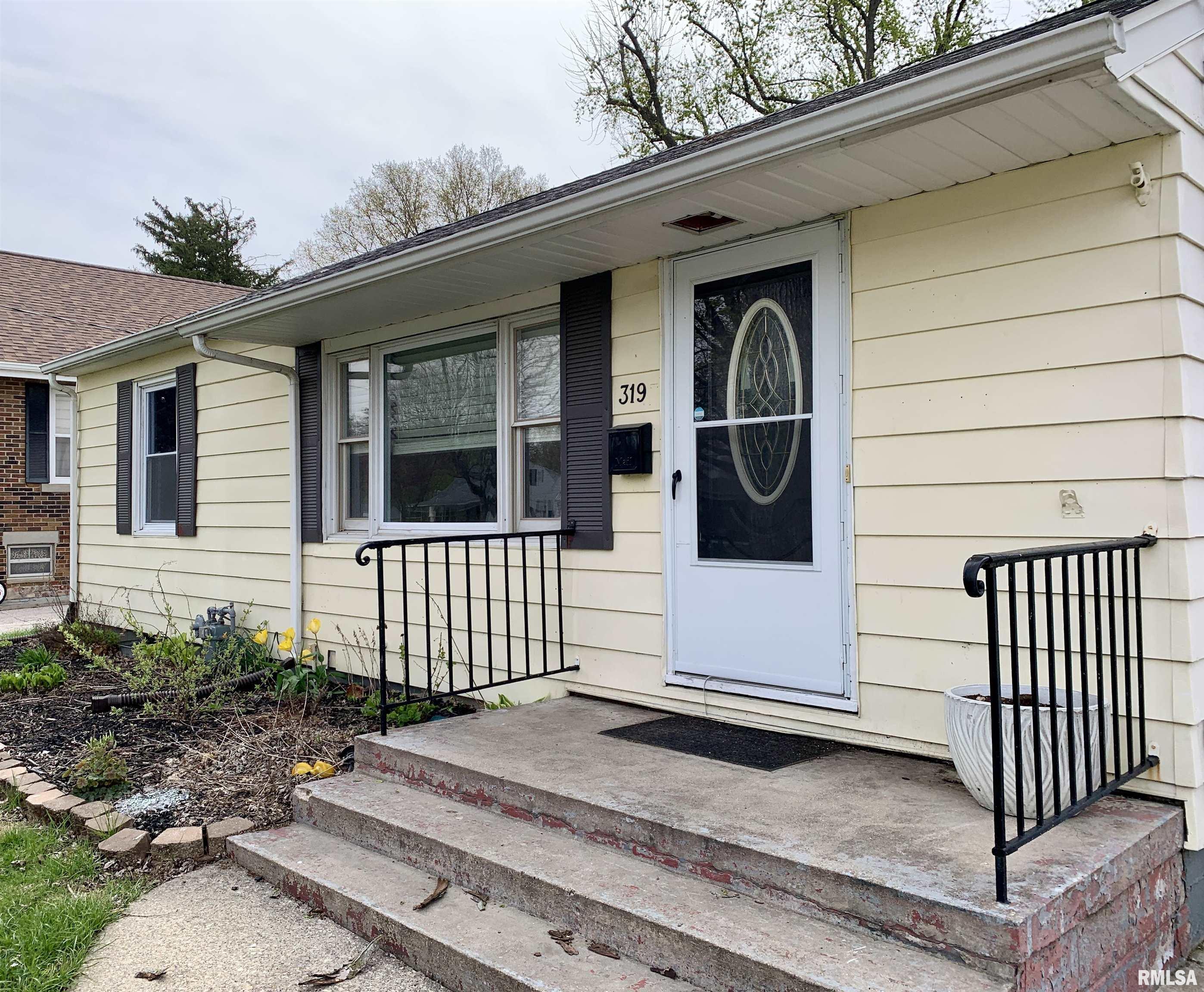 319 Superior Street, Jacksonville, Illinois image 1