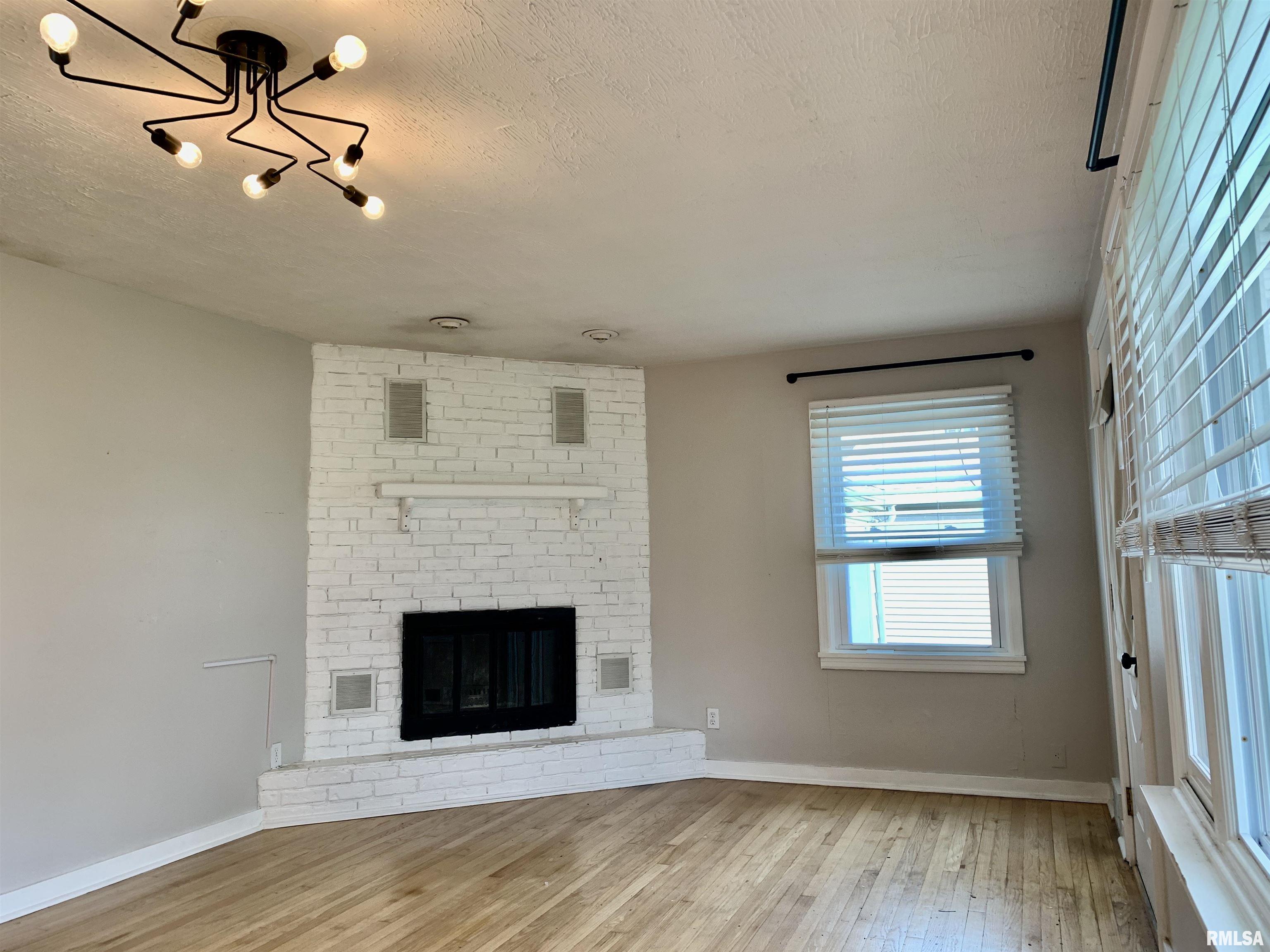 319 Superior Street, Jacksonville, Illinois image 6