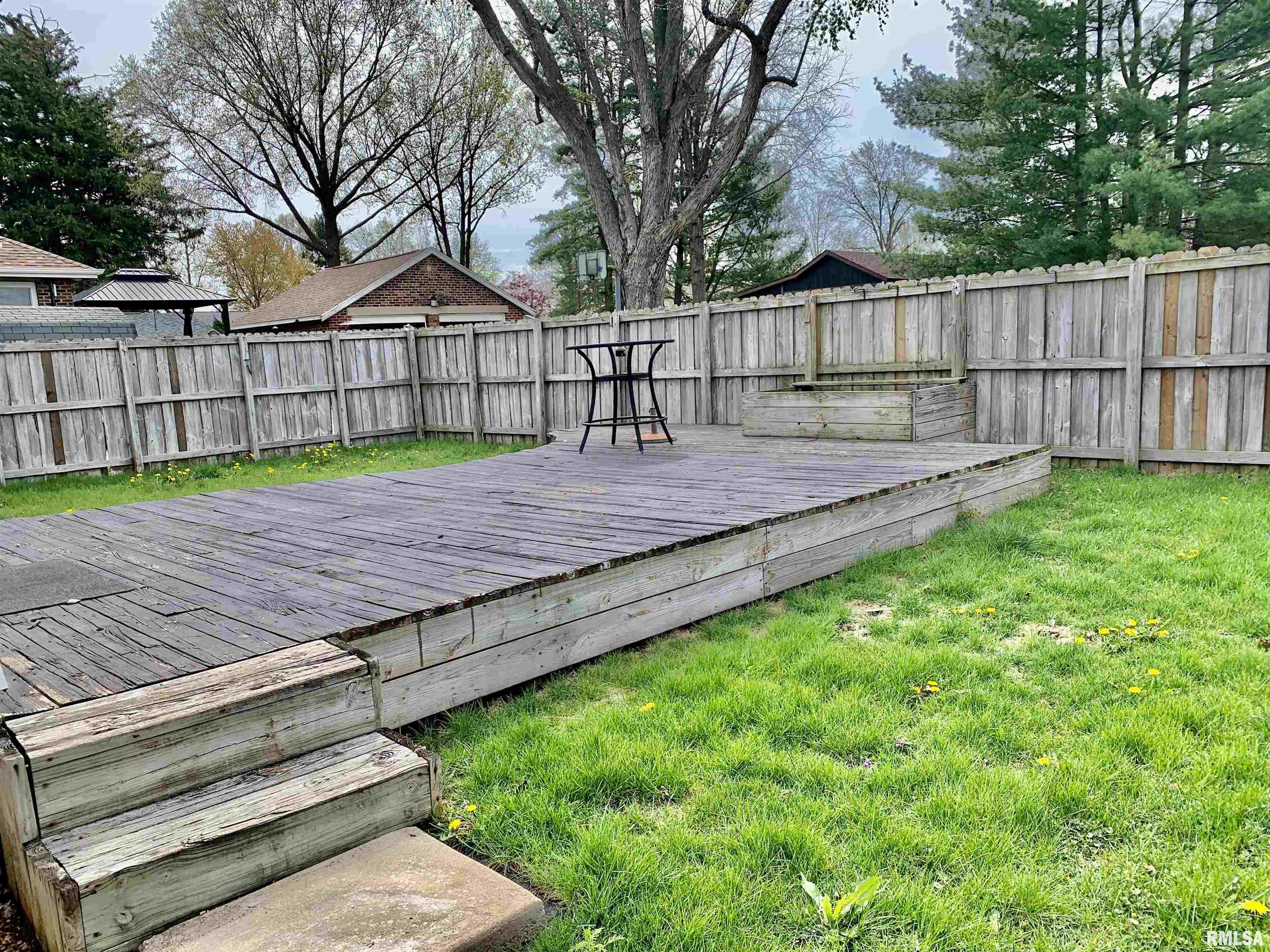 319 Superior Street, Jacksonville, Illinois image 31
