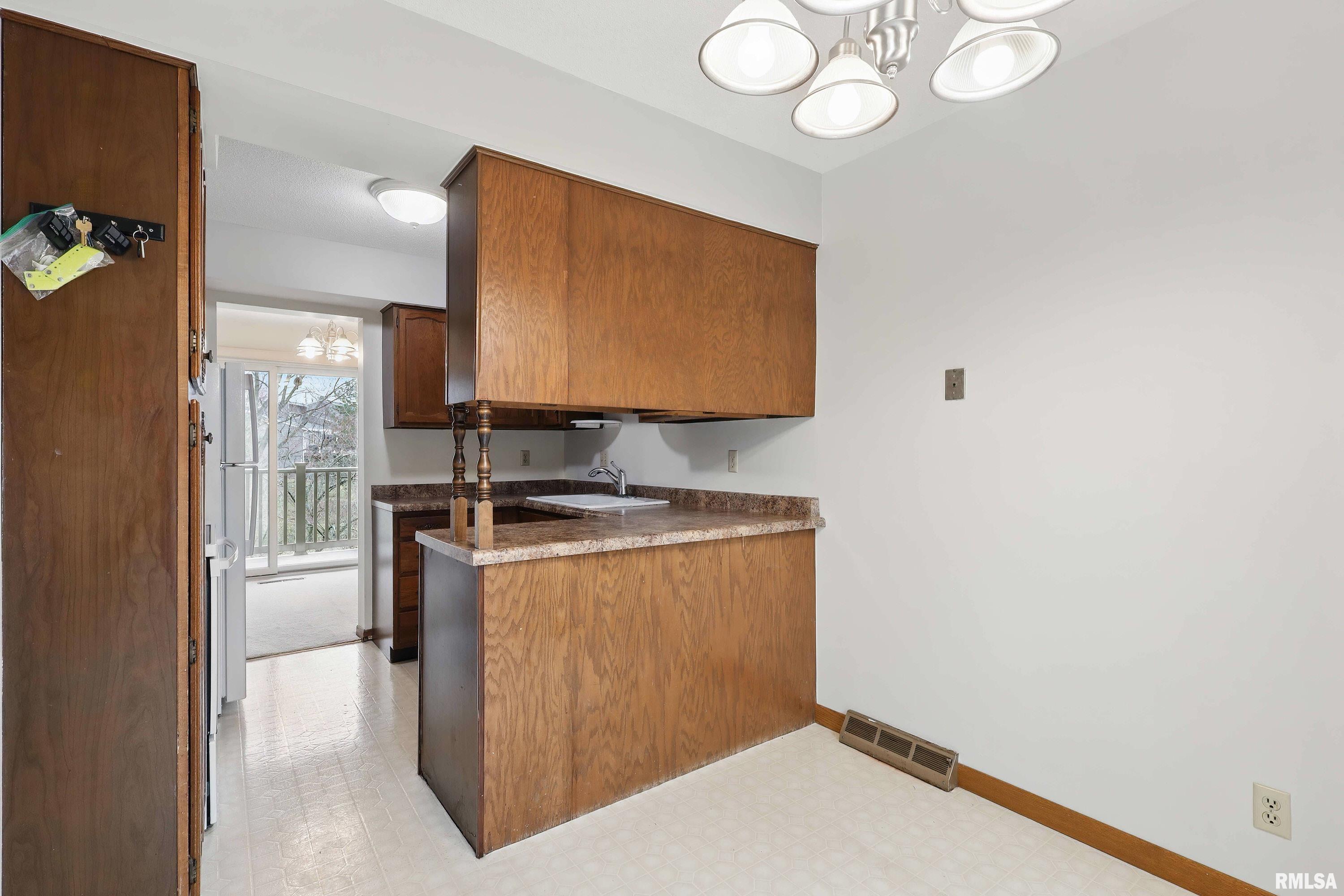 3085 Parkwild Drive, Bettendorf, Iowa image 19