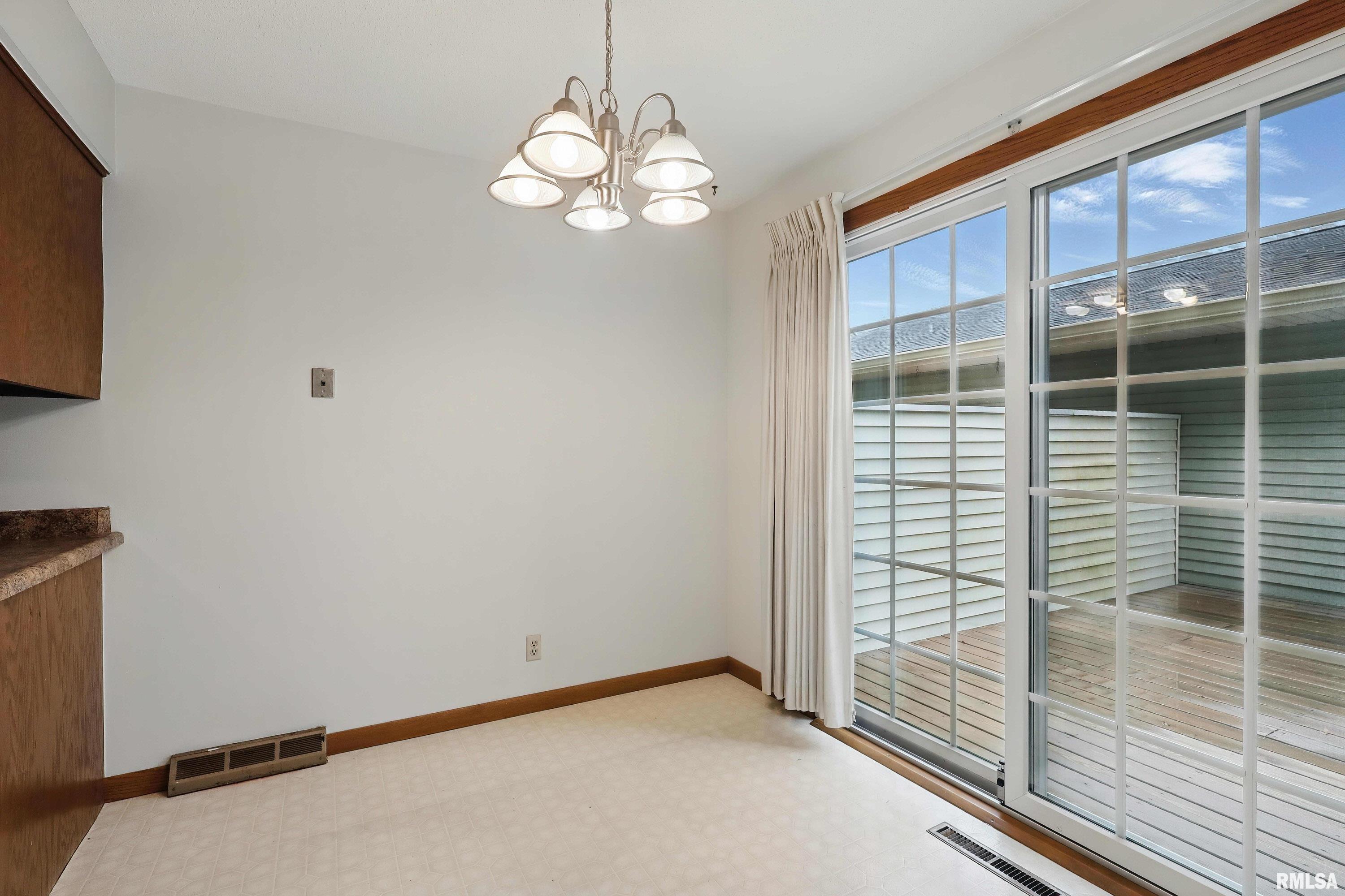 3085 Parkwild Drive, Bettendorf, Iowa image 18
