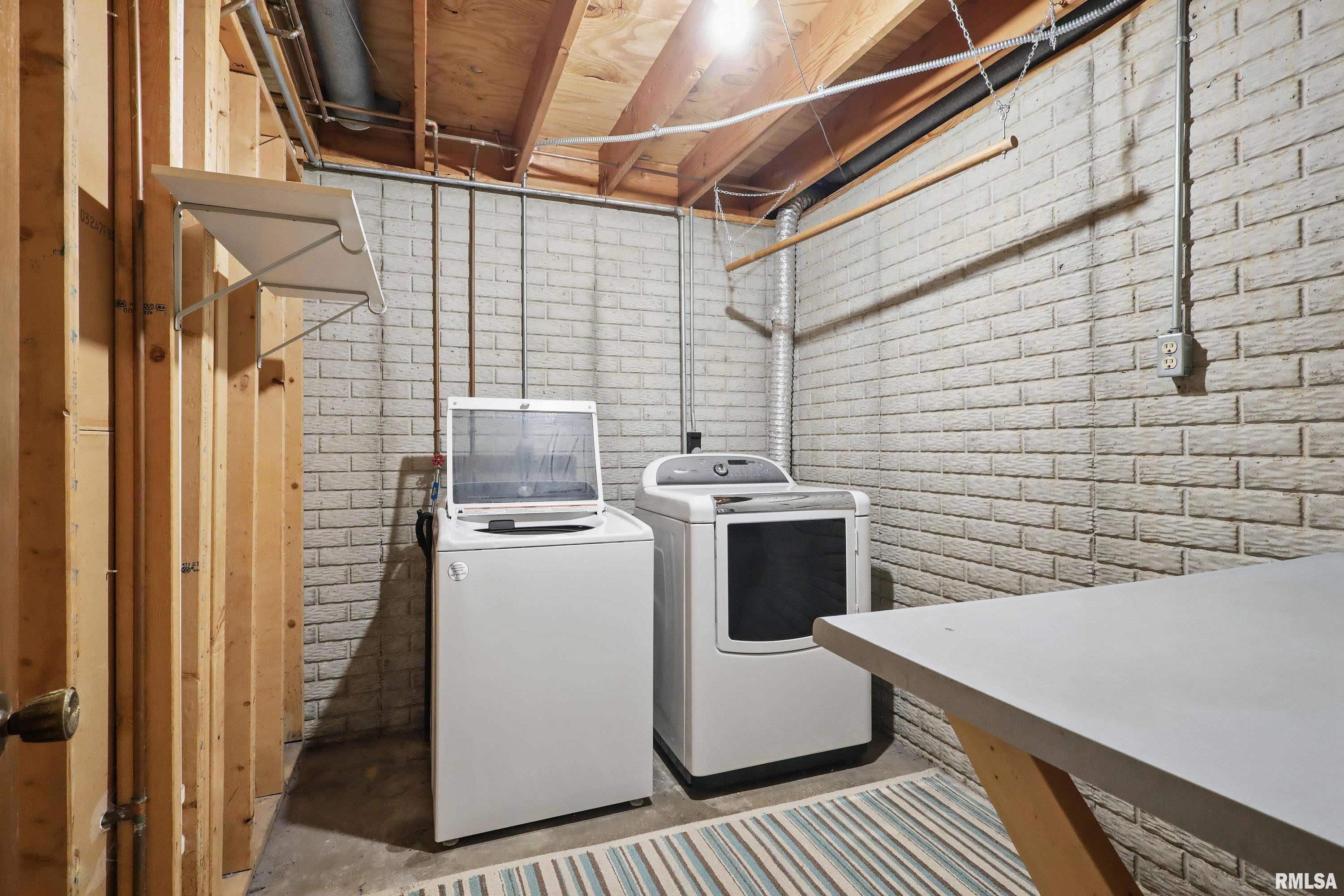 3085 Parkwild Drive, Bettendorf, Iowa image 36