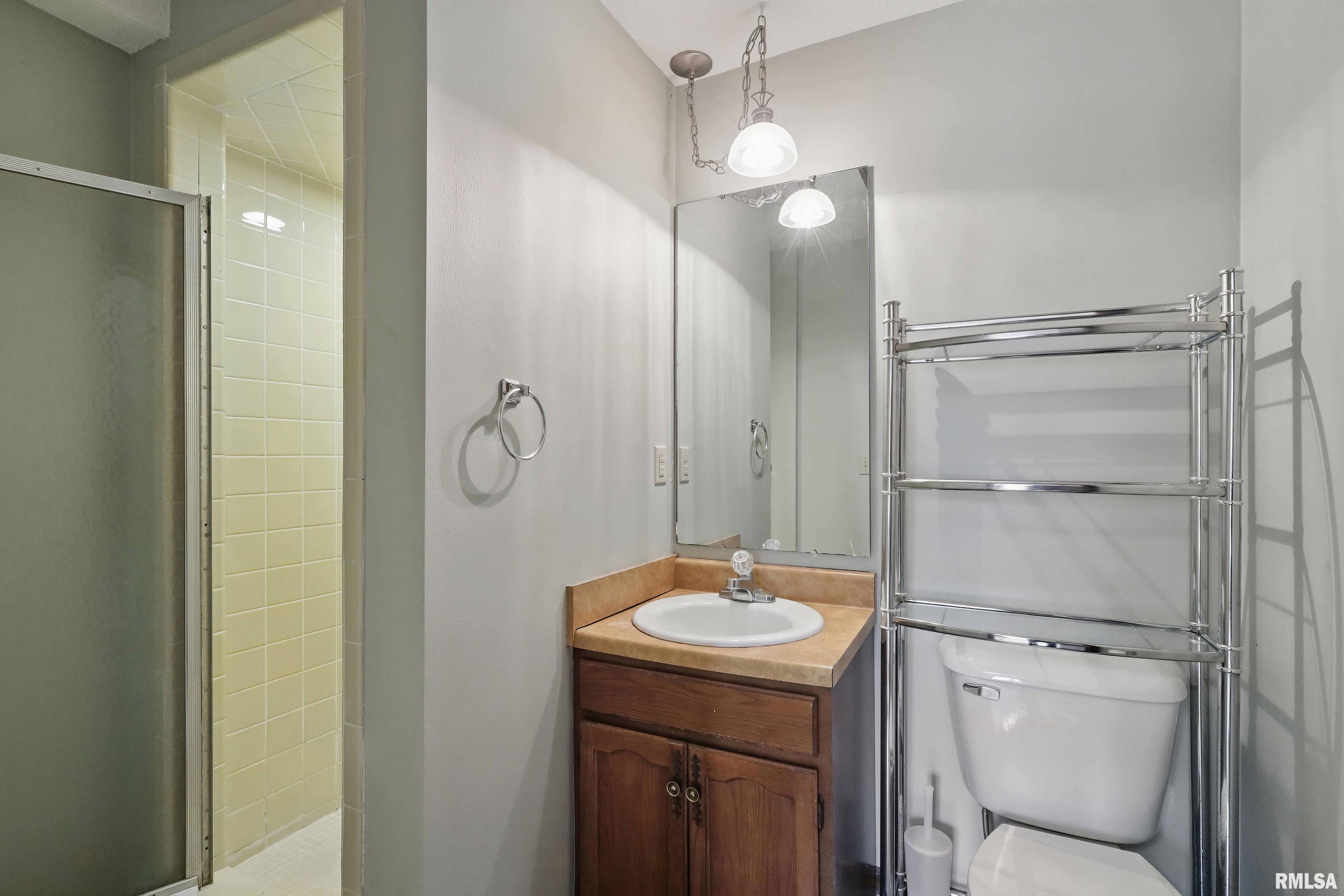 3085 Parkwild Drive, Bettendorf, Iowa image 35