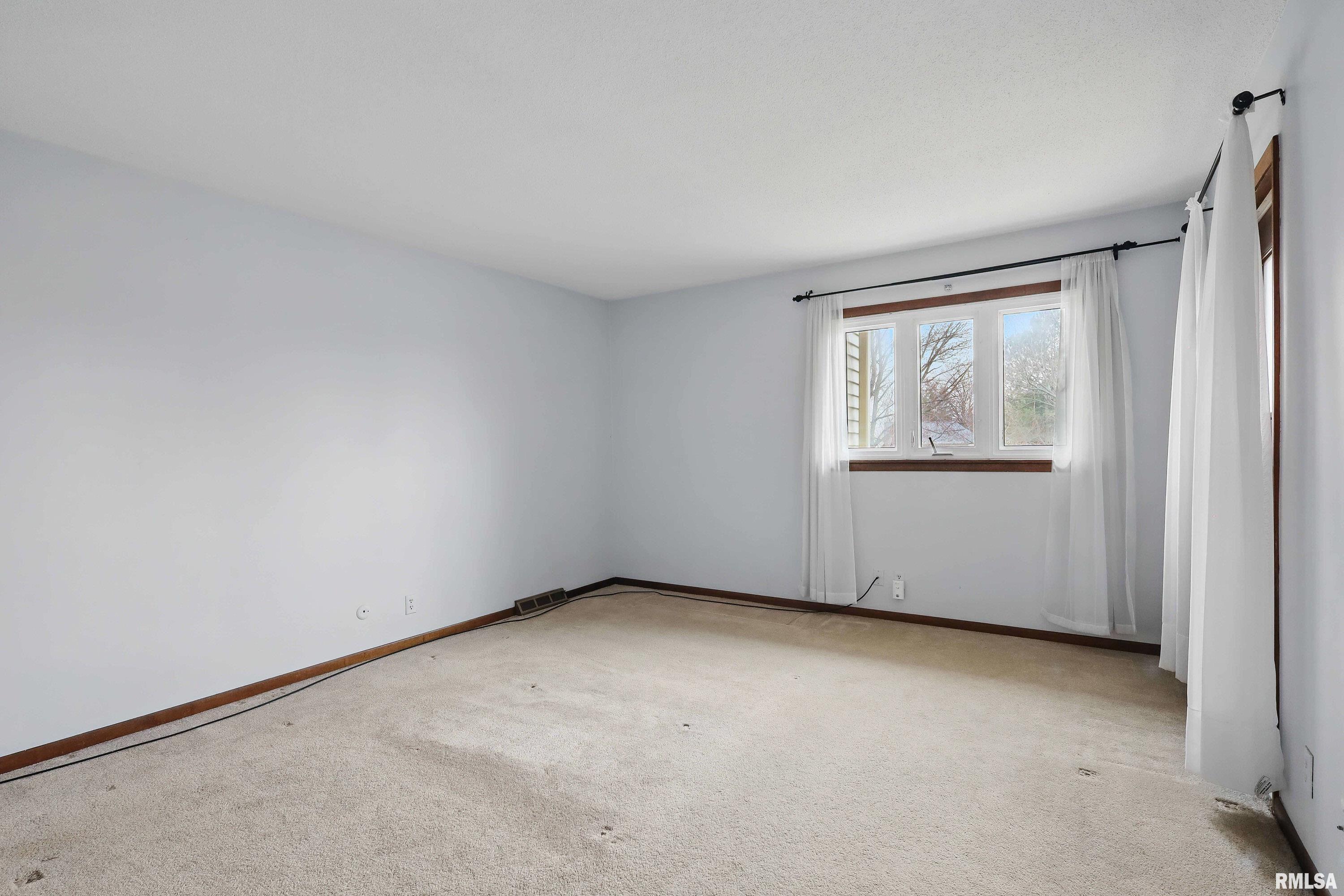 3085 Parkwild Drive, Bettendorf, Iowa image 26