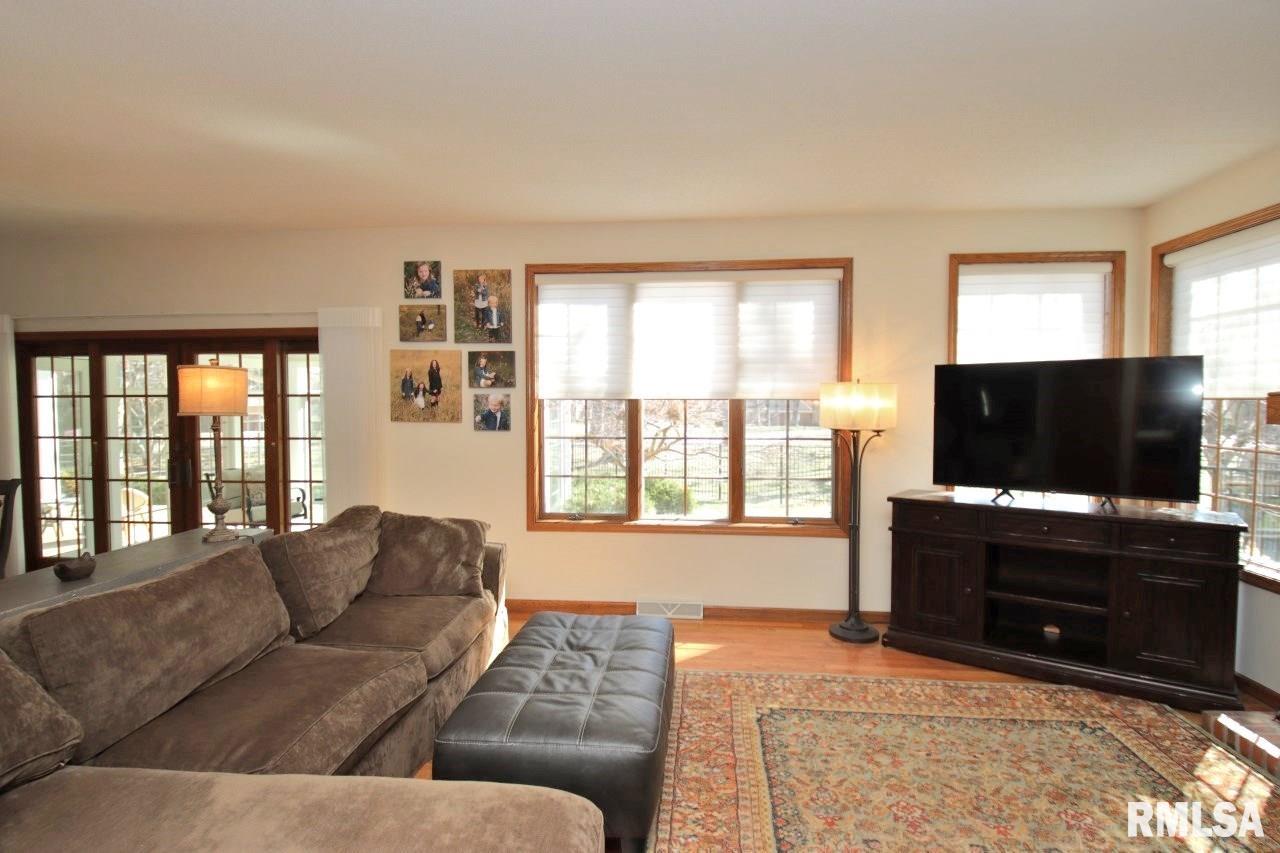 10706 N Grand Oak Court, Peoria, Illinois image 45