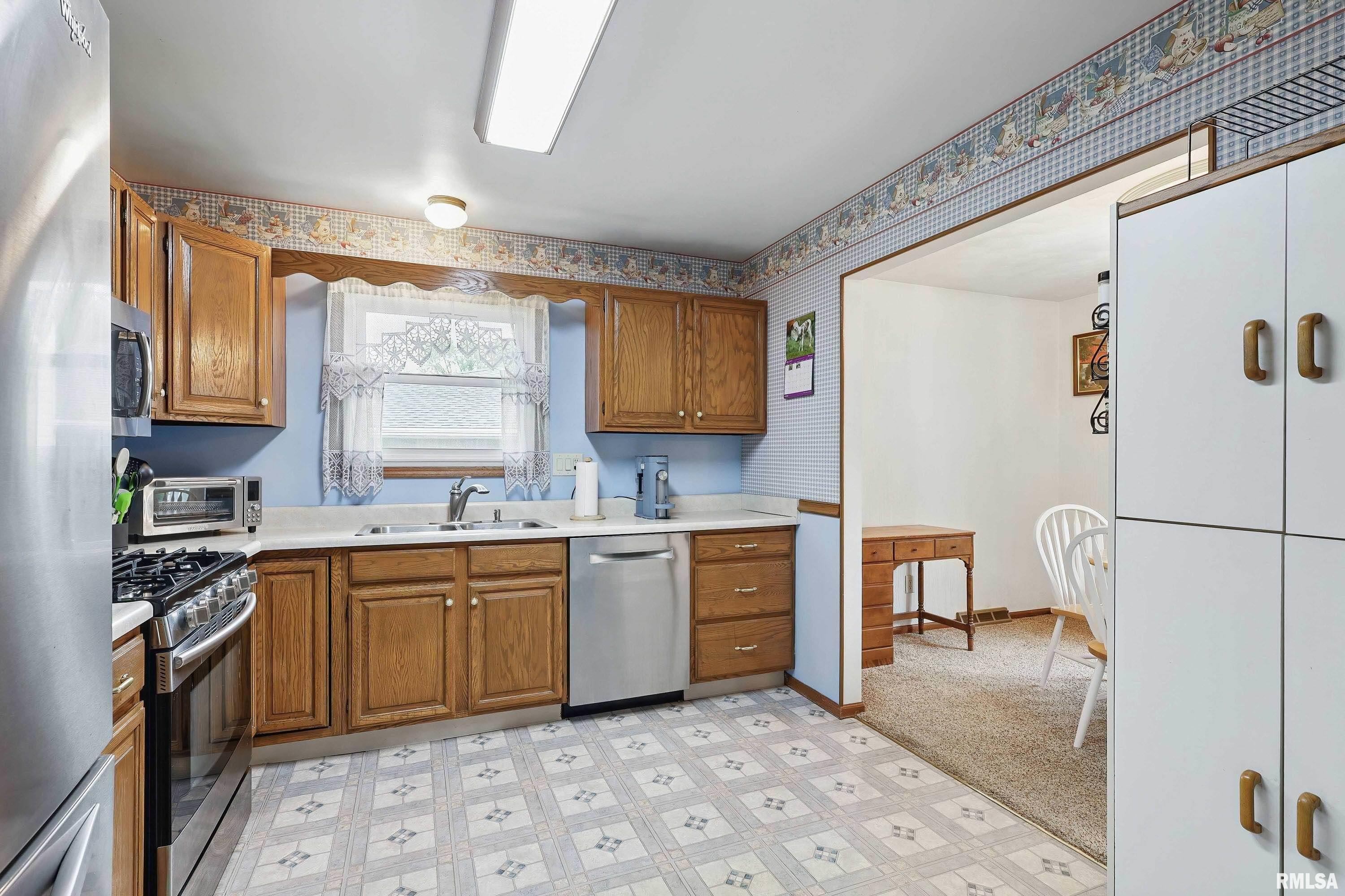 2411 Mound Street, Davenport, Iowa image 11