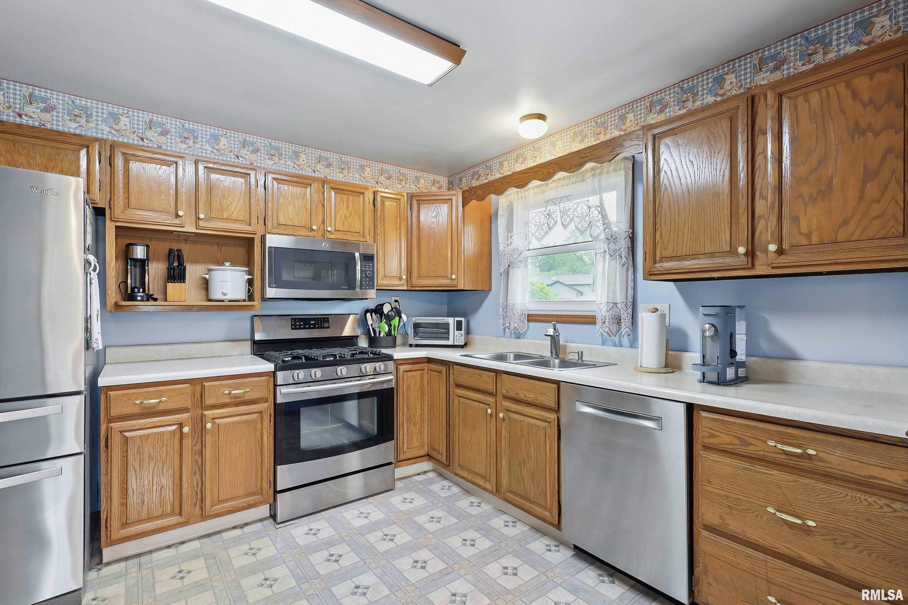 2411 Mound Street, Davenport, Iowa image 10