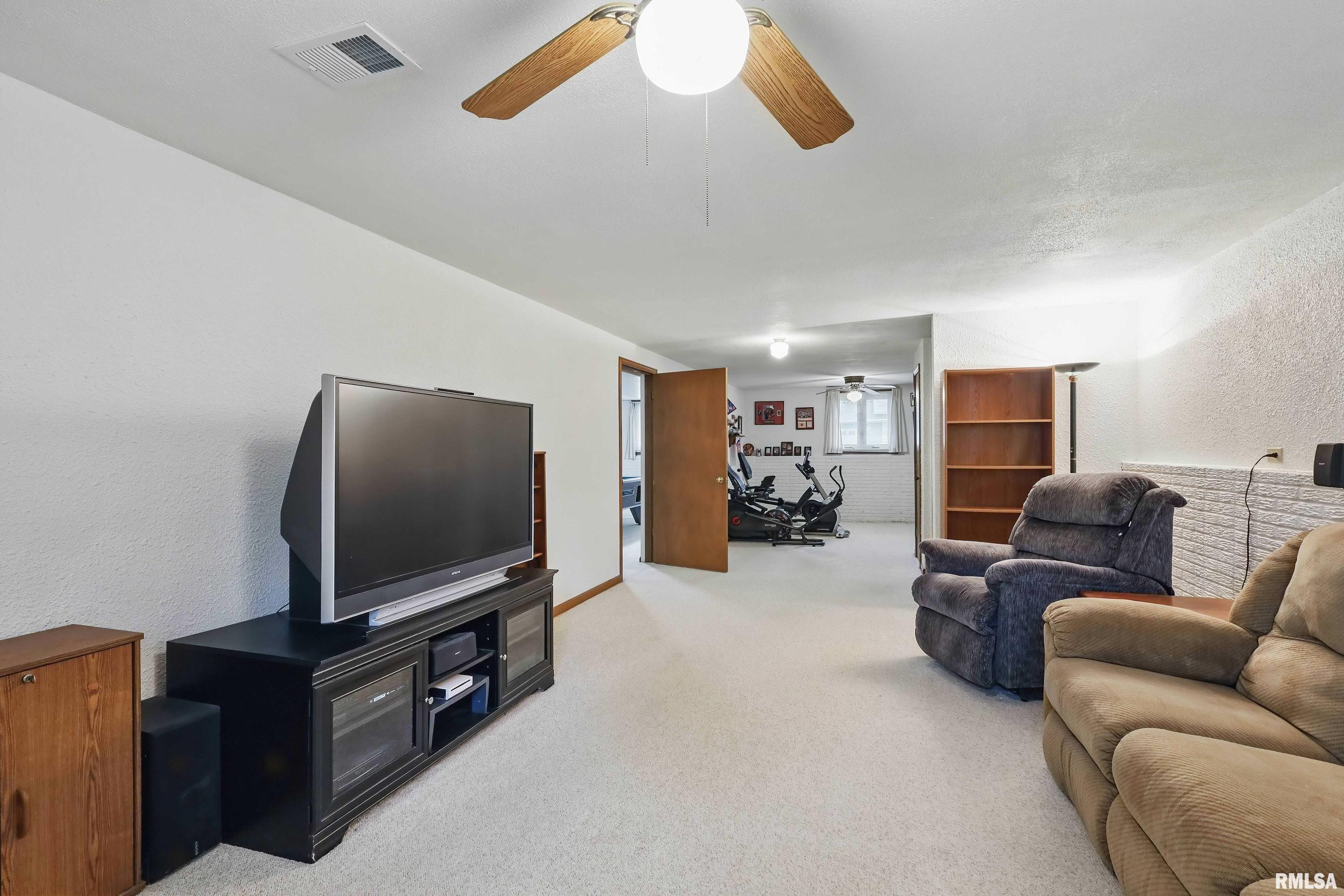 2411 Mound Street, Davenport, Iowa image 23