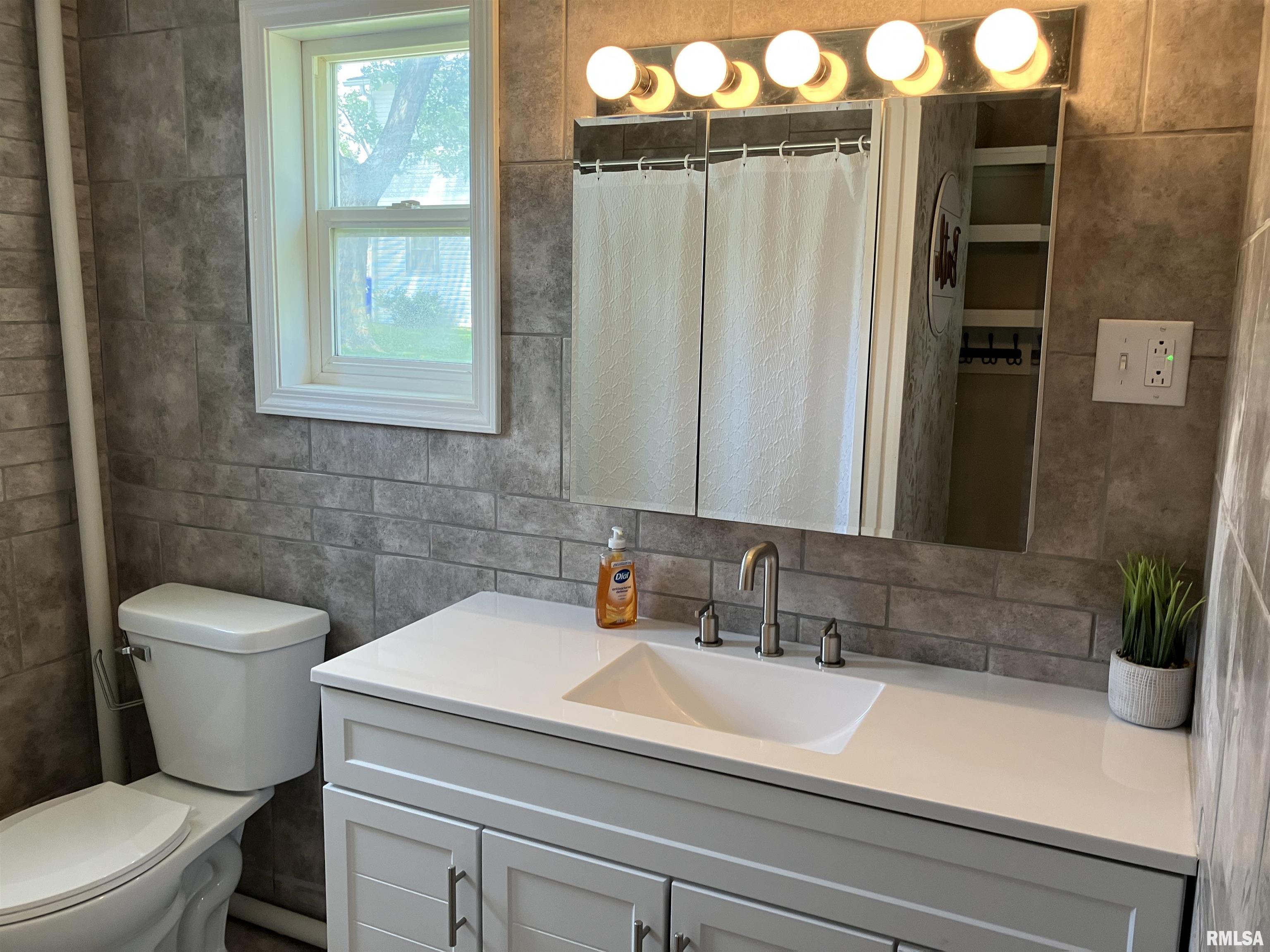136 W Mill Street, Kewanee, Illinois image 19