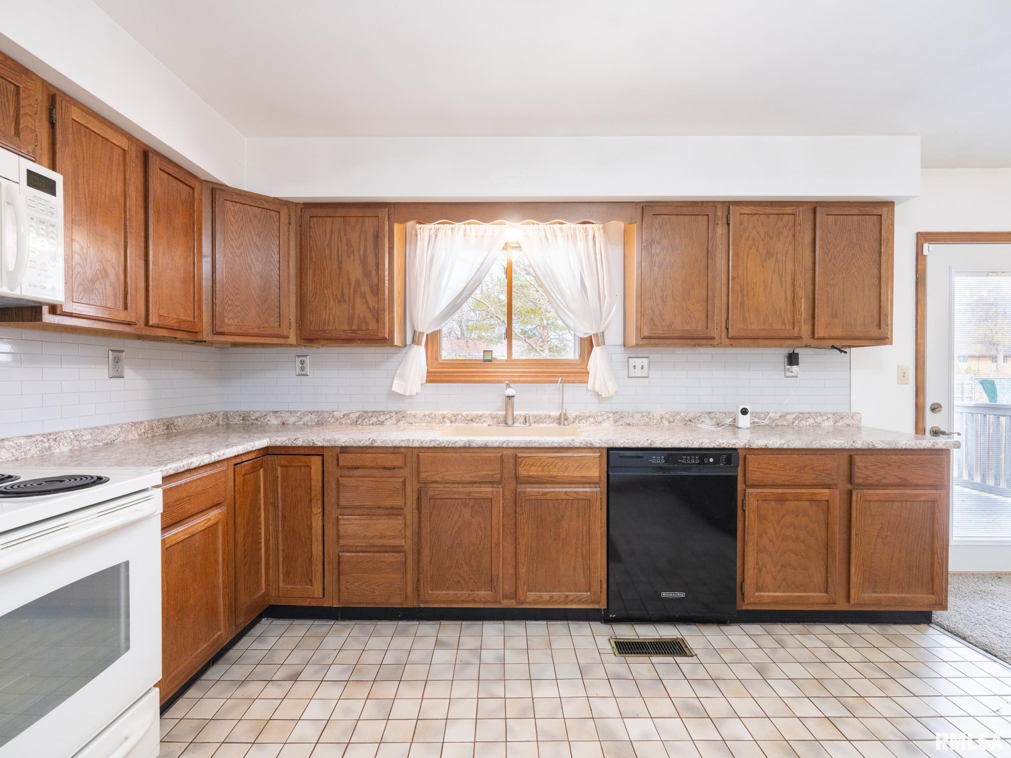 109 Julian Avenue, East Peoria, Illinois image 21