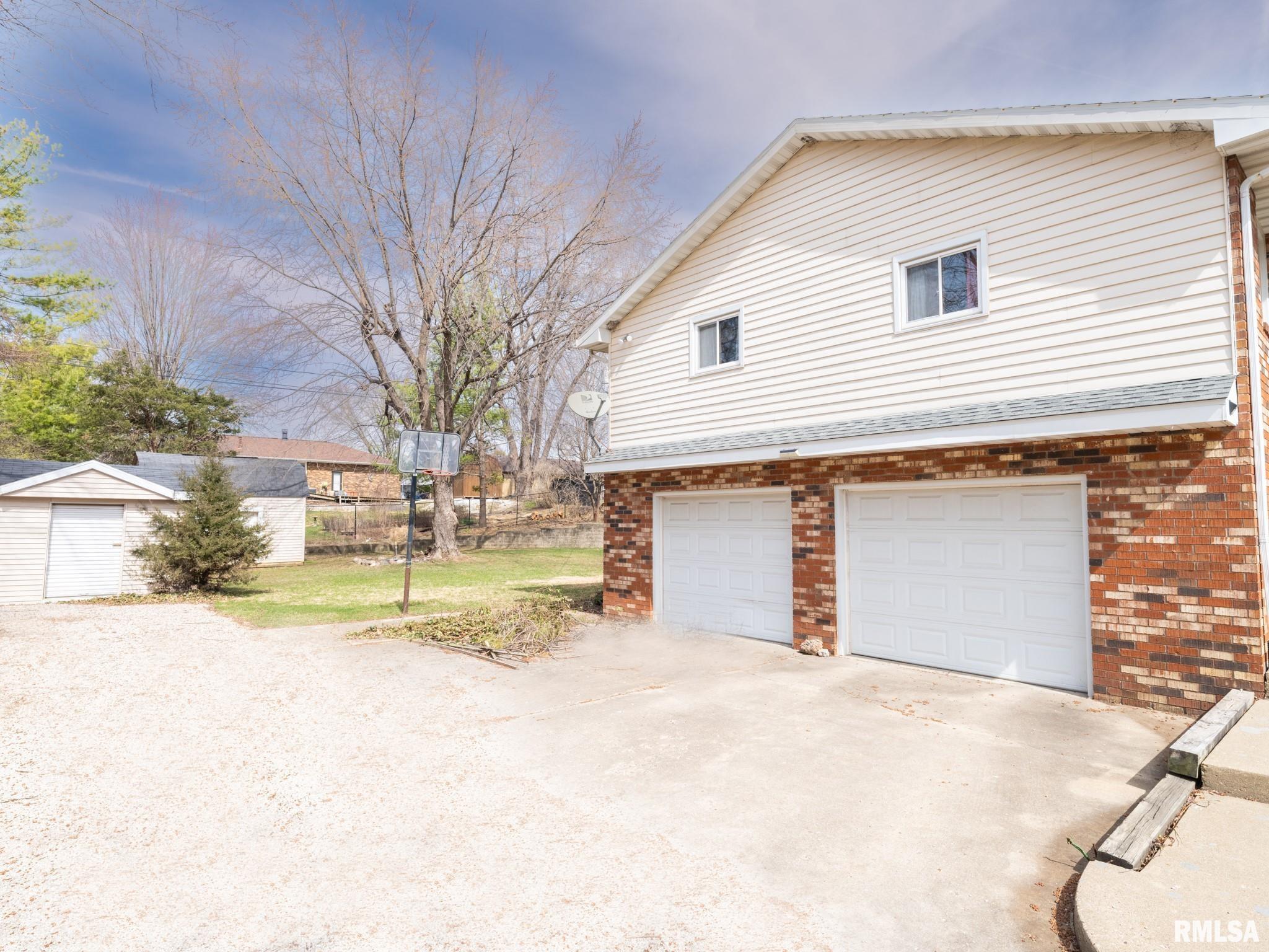 109 Julian Avenue, East Peoria, Illinois image 2