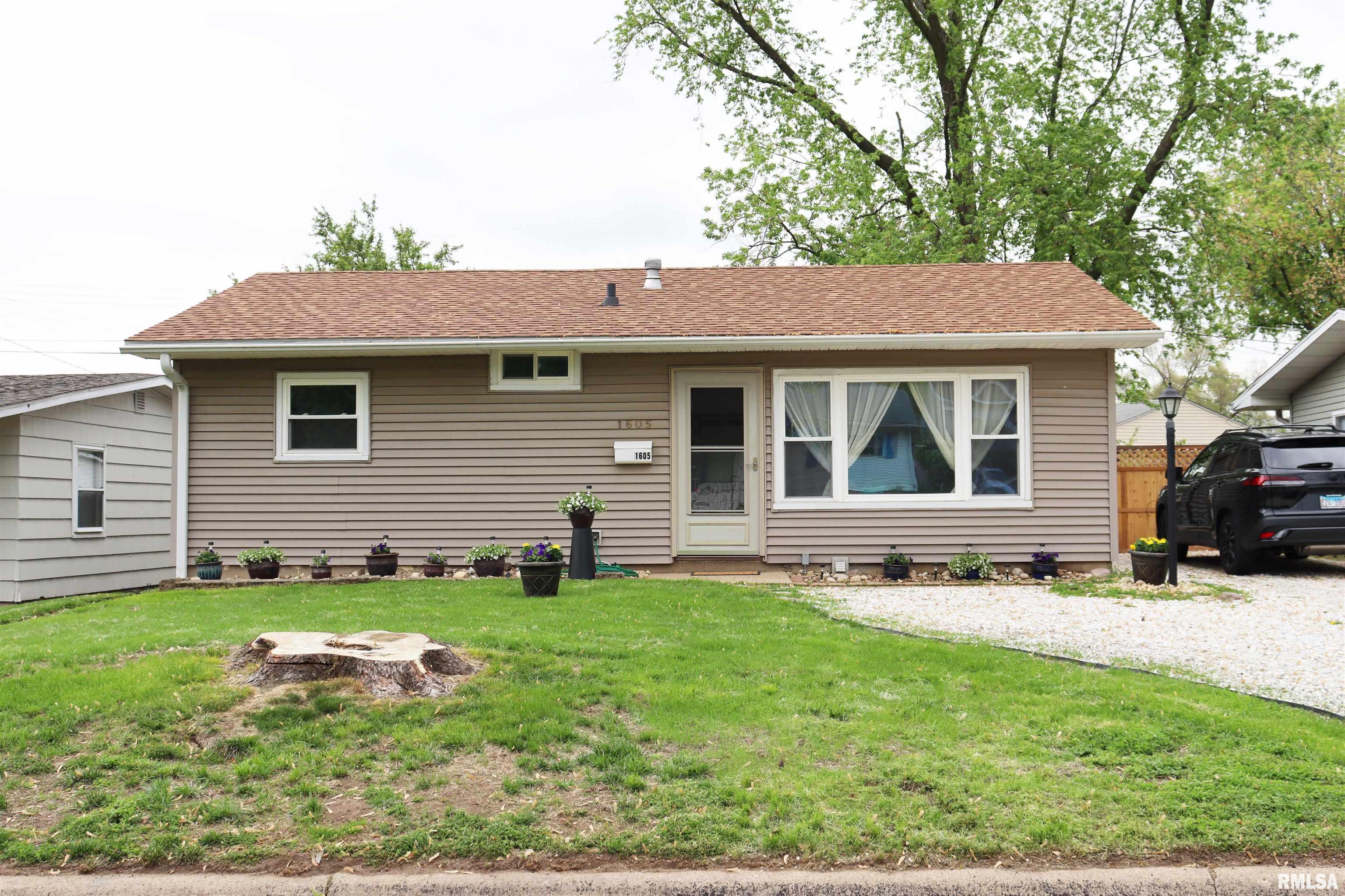 1605 Bellaire Street, Pekin, Illinois image 1