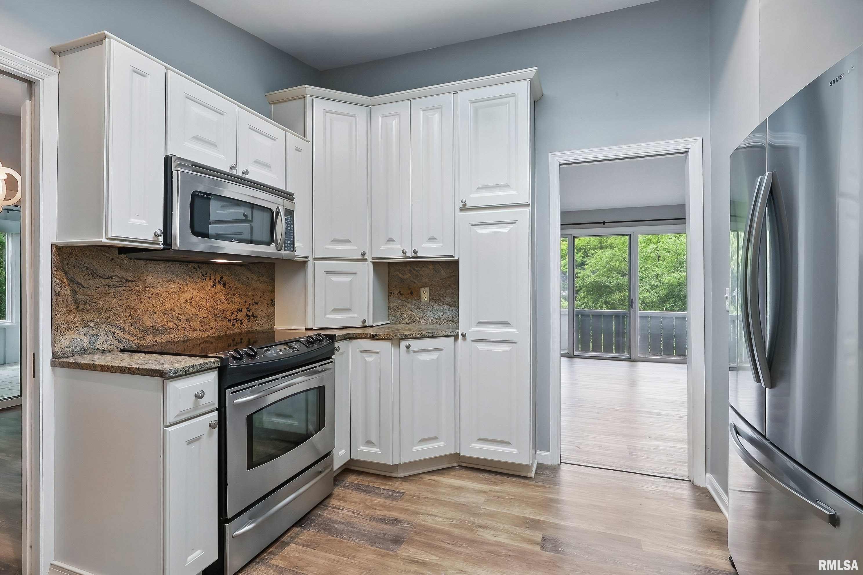2604 10th Street Place, Moline, Illinois image 33