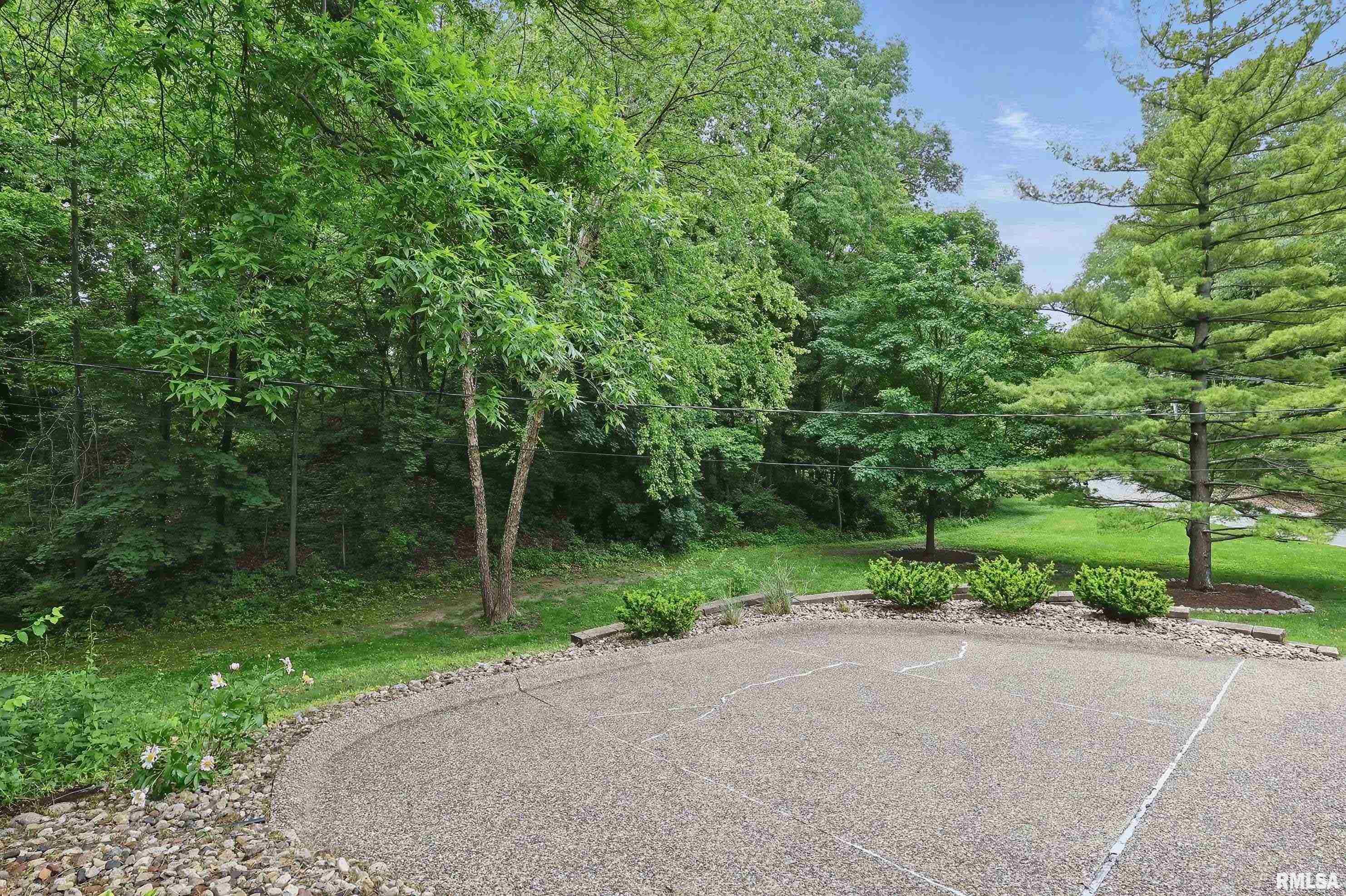 2604 10th Street Place, Moline, Illinois image 7