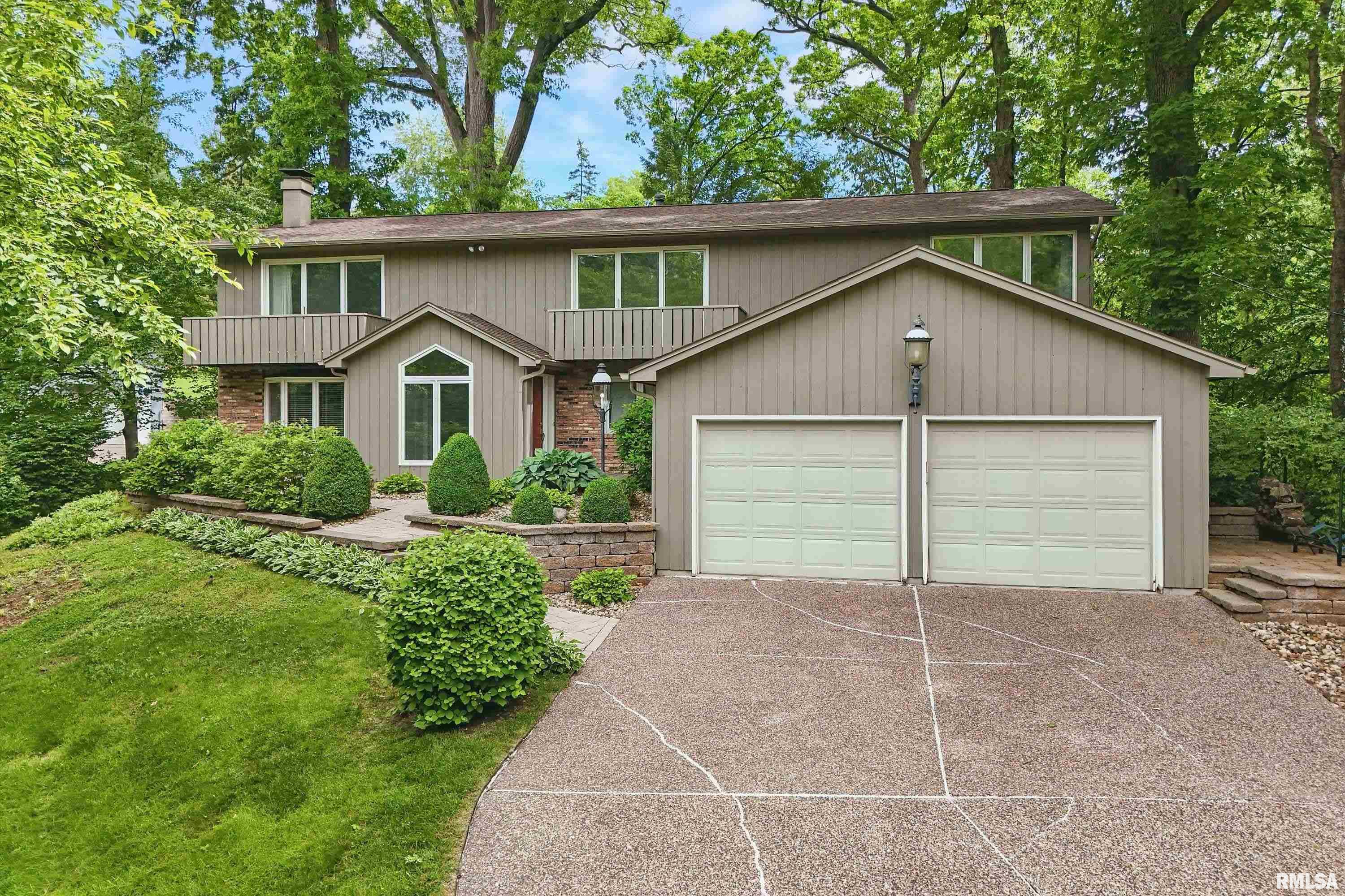 2604 10th Street Place, Moline, Illinois image 1