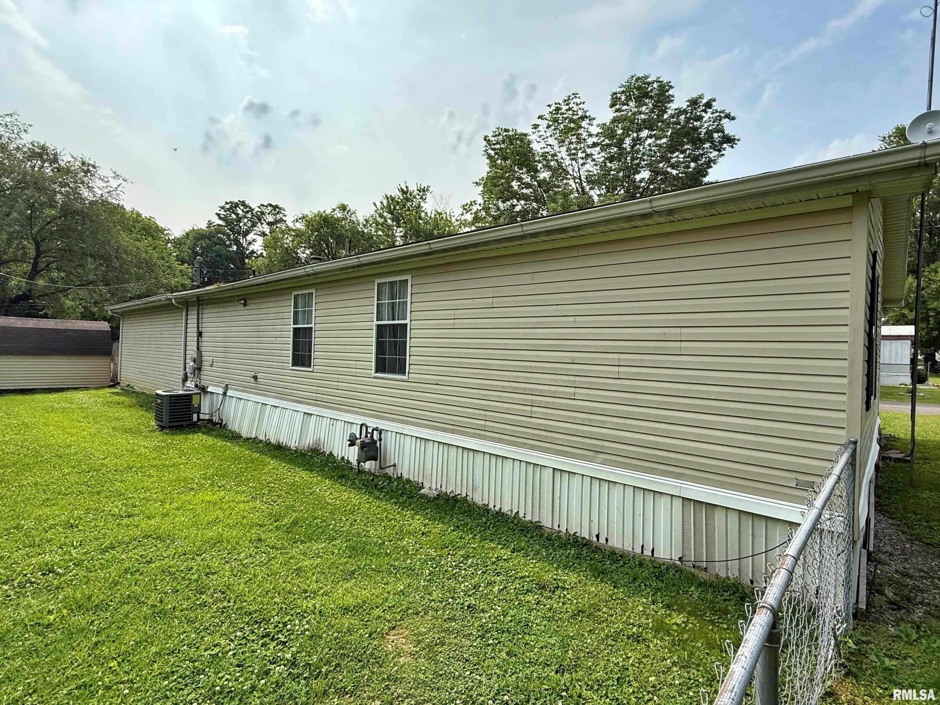 2000 Simmons Street, Metropolis, Illinois image 36