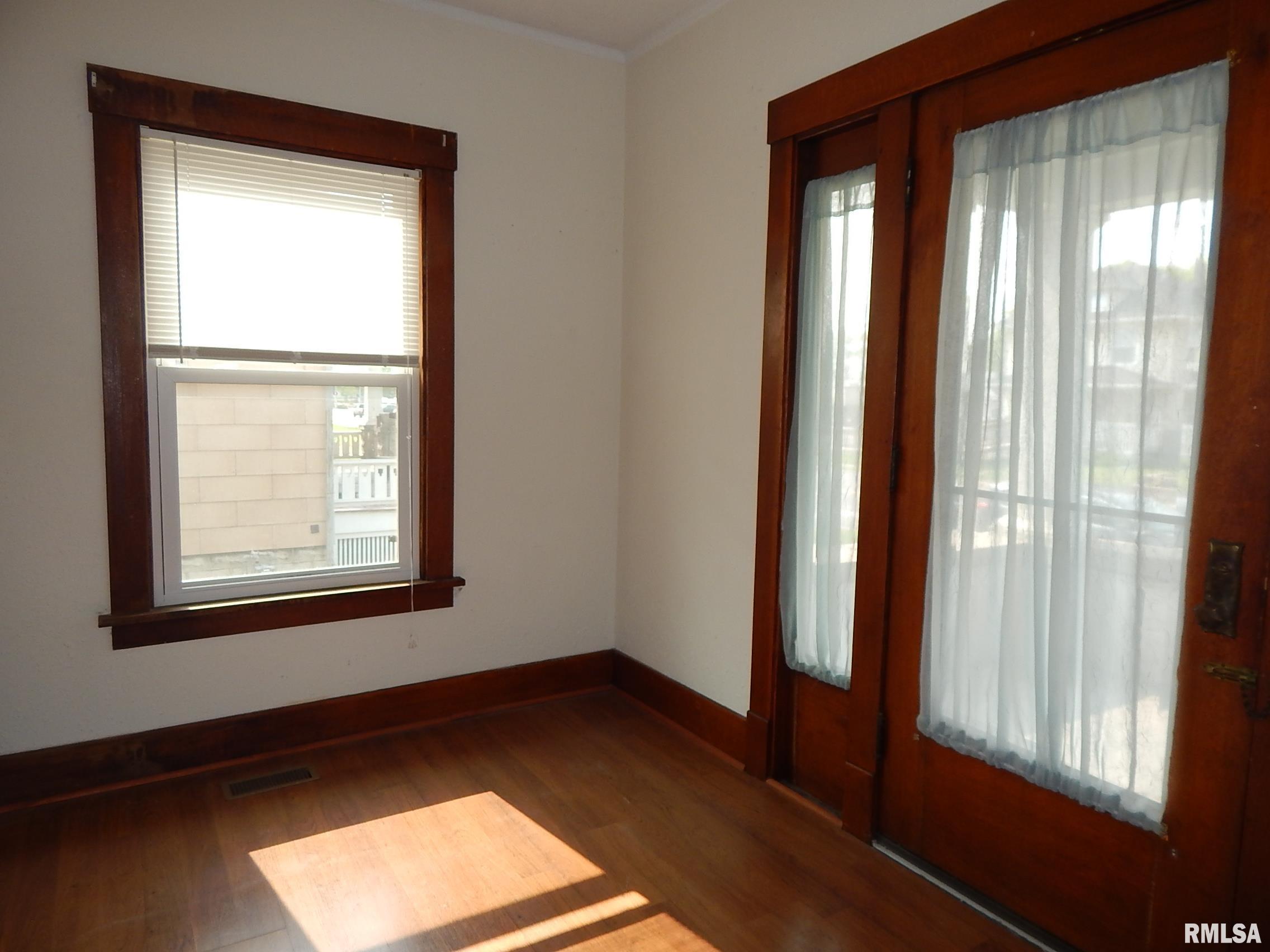 1115 W Locust Street, Davenport, Iowa image 13