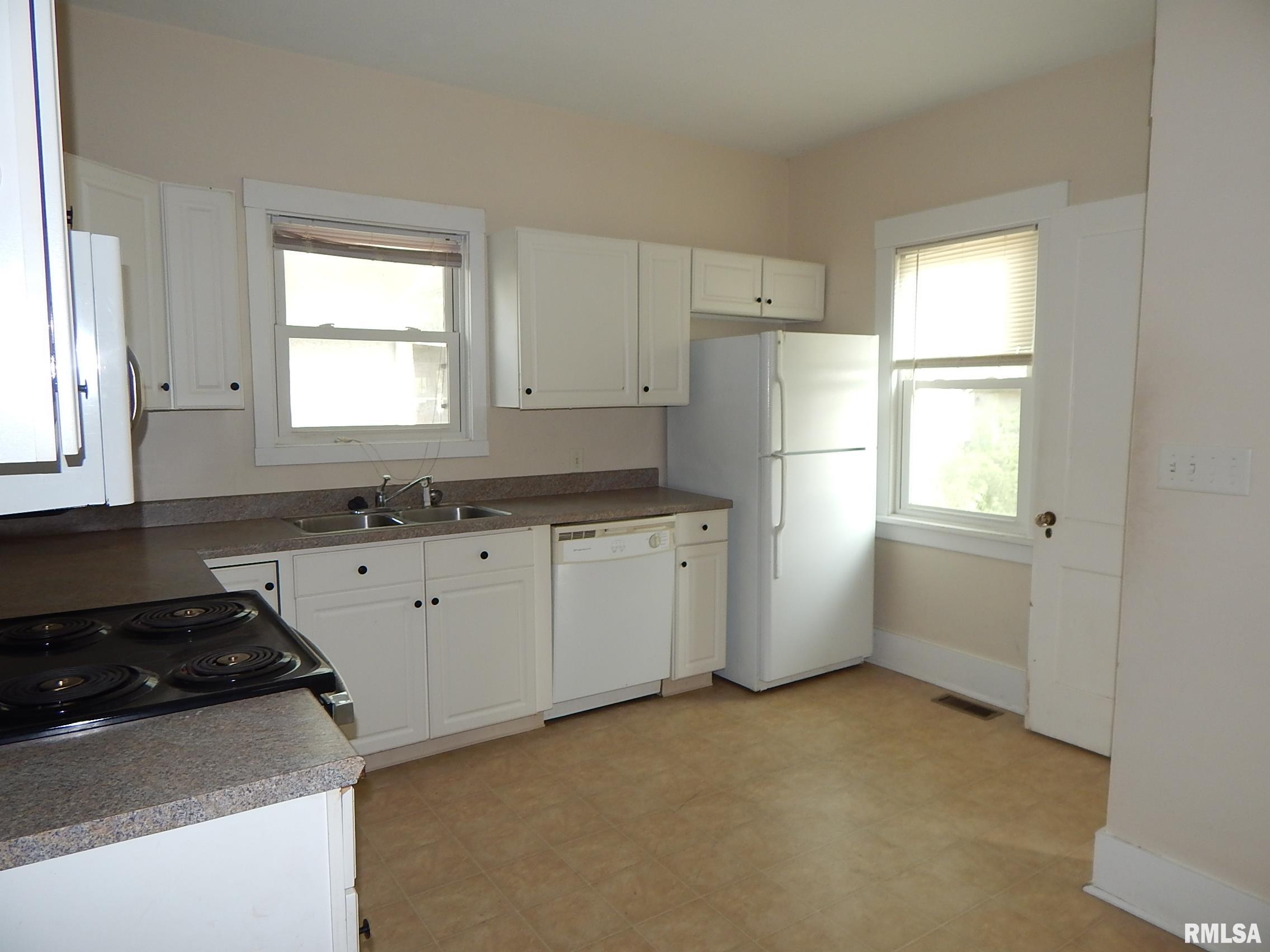 1115 W Locust Street, Davenport, Iowa image 8