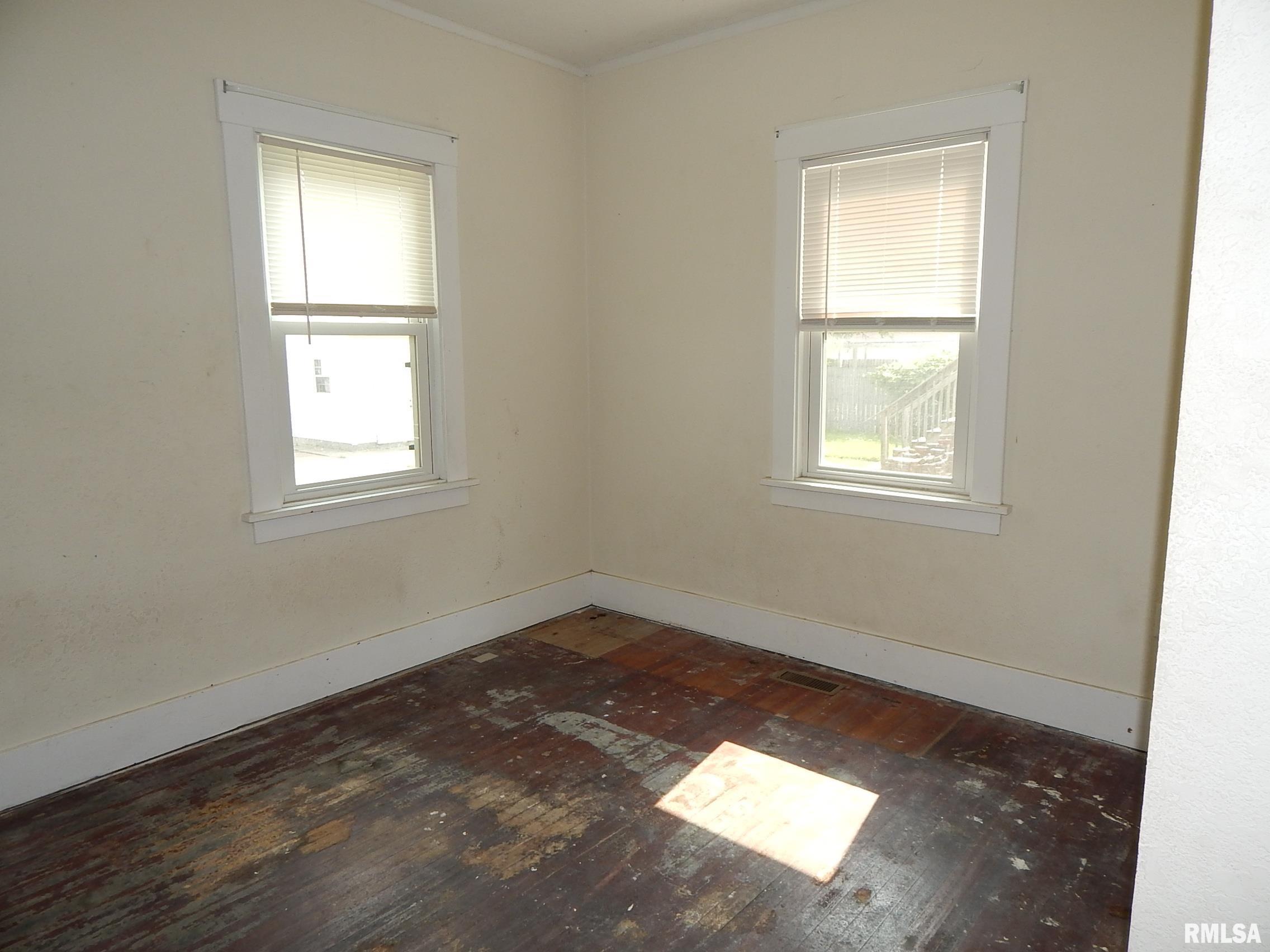 1115 W Locust Street, Davenport, Iowa image 9