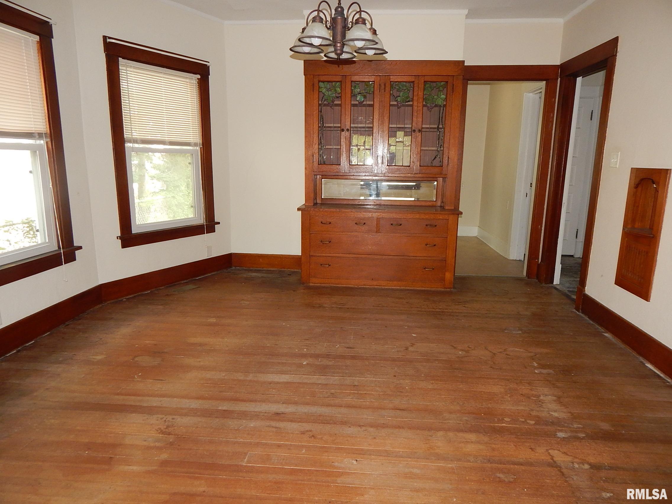 1115 W Locust Street, Davenport, Iowa image 4