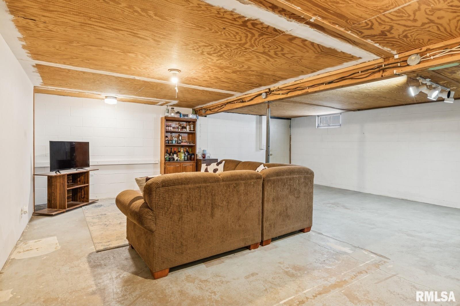 944 45th Street, New Boston, Illinois image 17